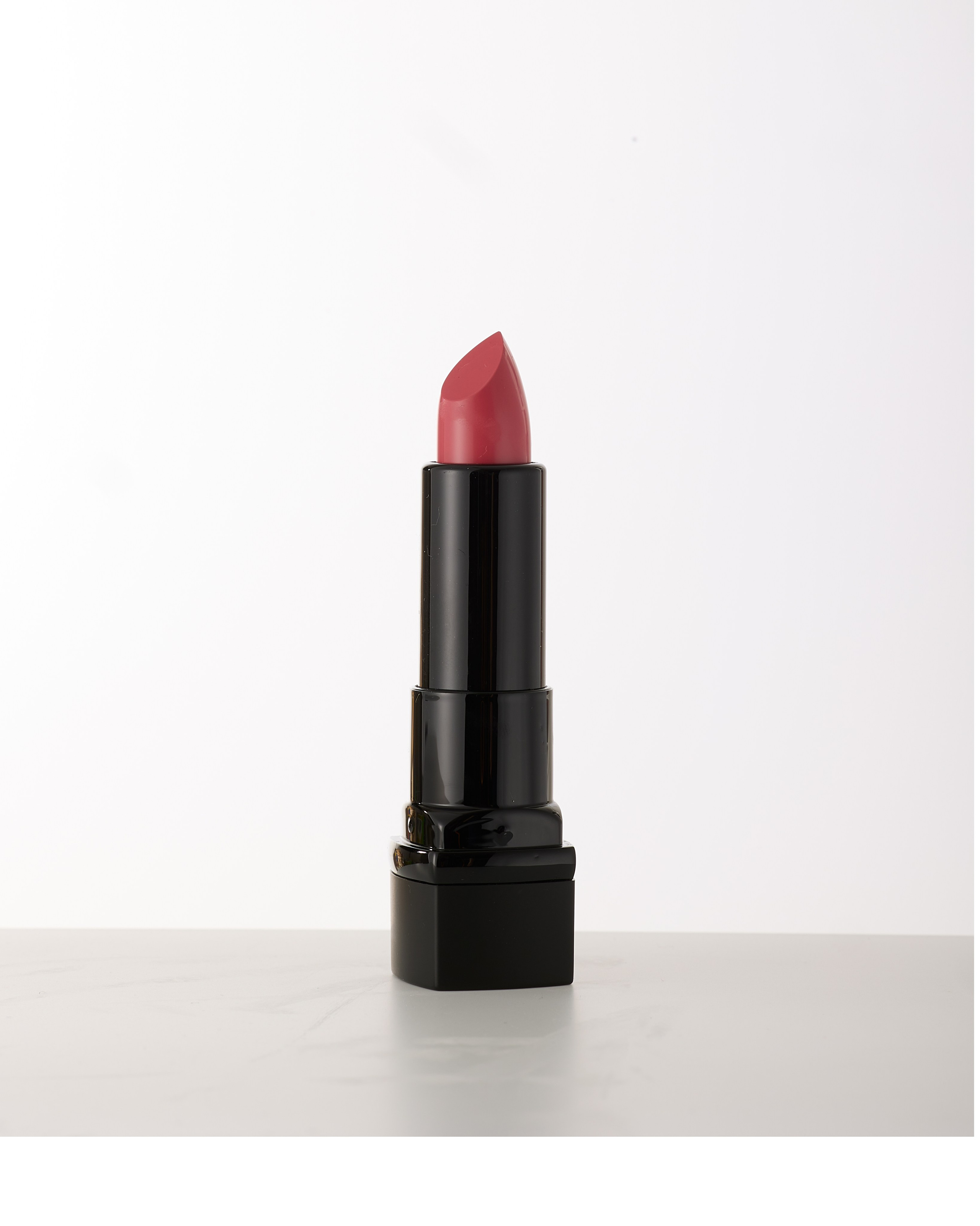 Каталог на белом. Ретушер Лена Аткина