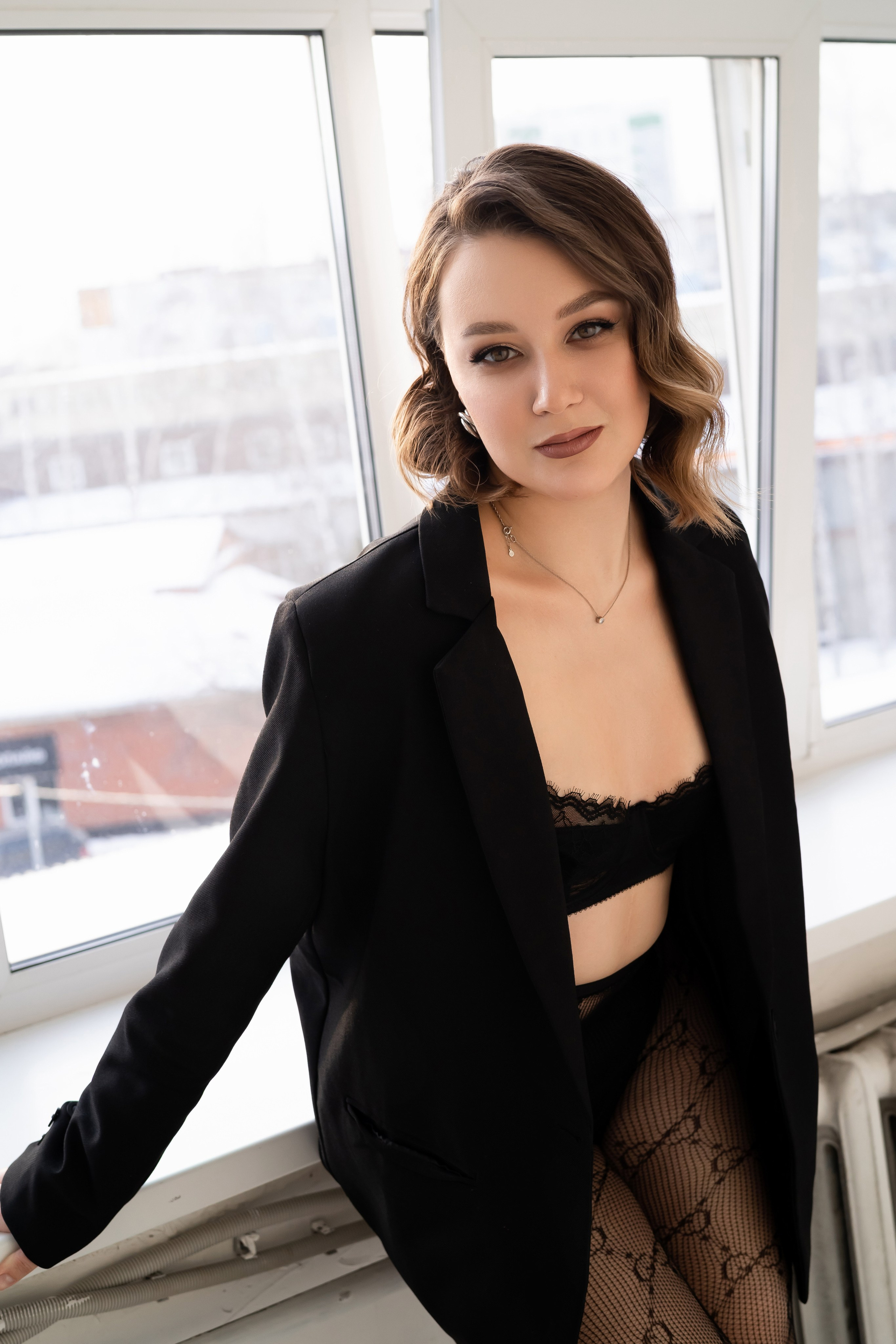 фотосессия девушка в белье и пиджаке