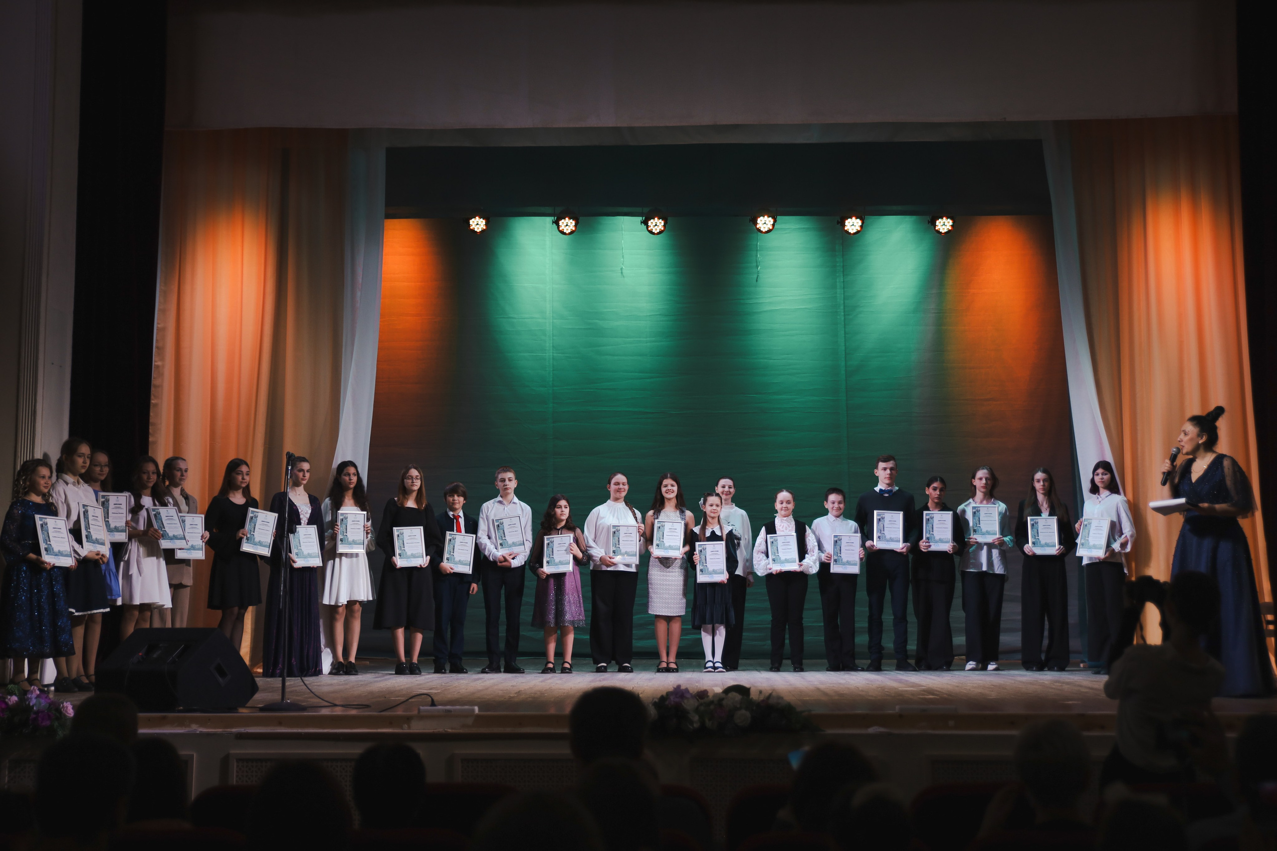 Фотоотчет с награждения стипендиатов города Липецка