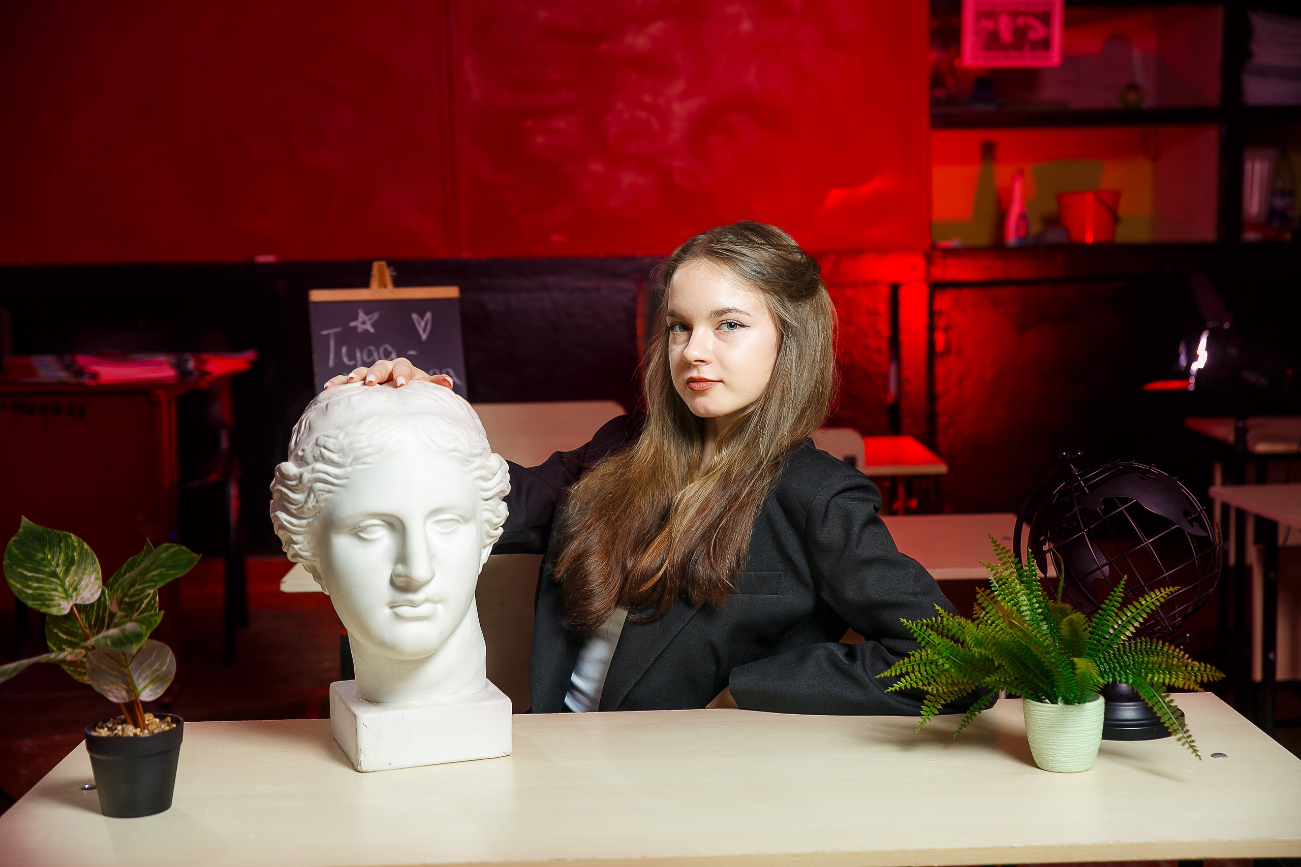 МОДЕРН. Выпускные альбомы в Донецке и ДНР. Фотограф Донецк и ДНР