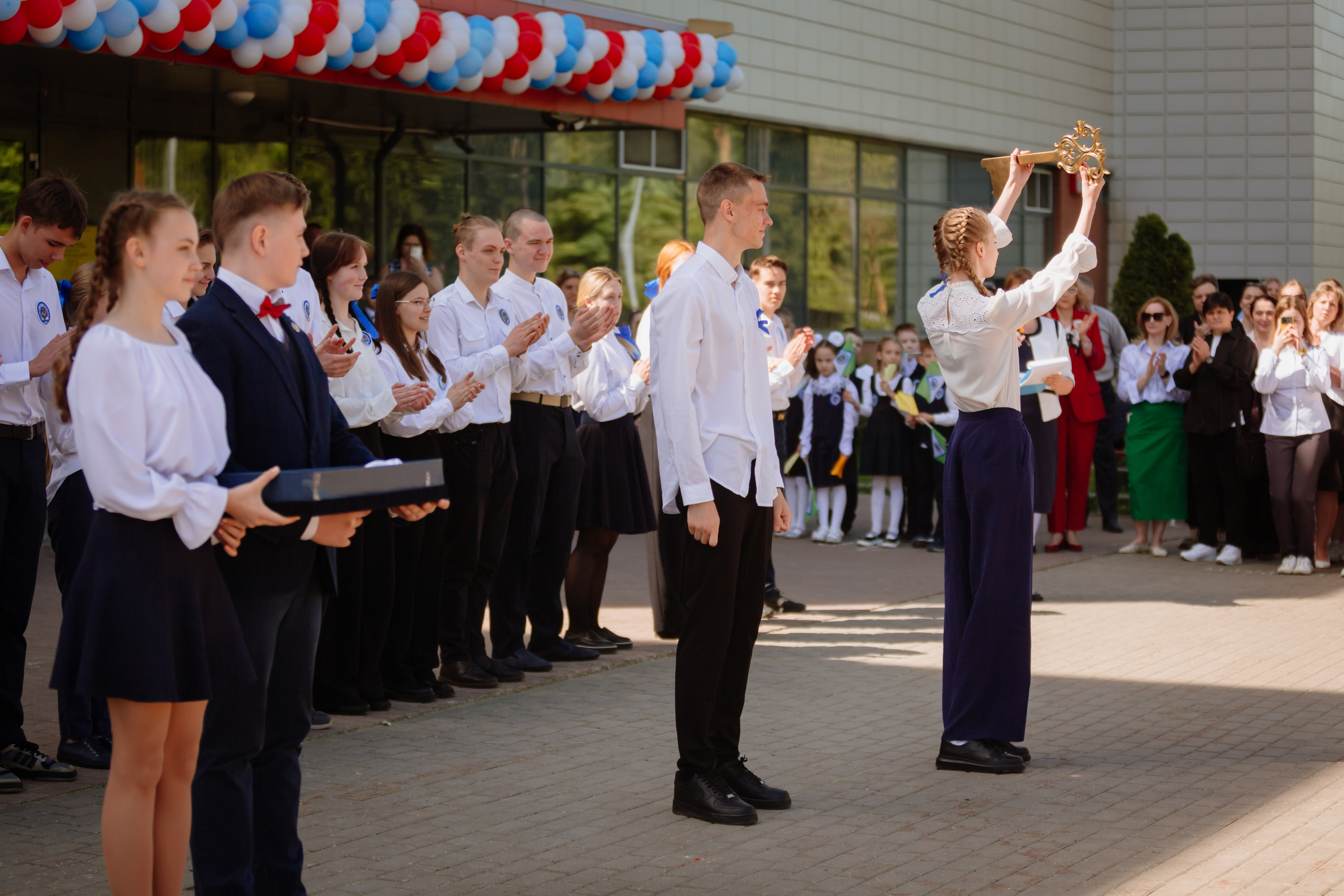 Последний звонок 2024 (2 часа фотосъемки). Профессиональный фотограф Надежда Антонова