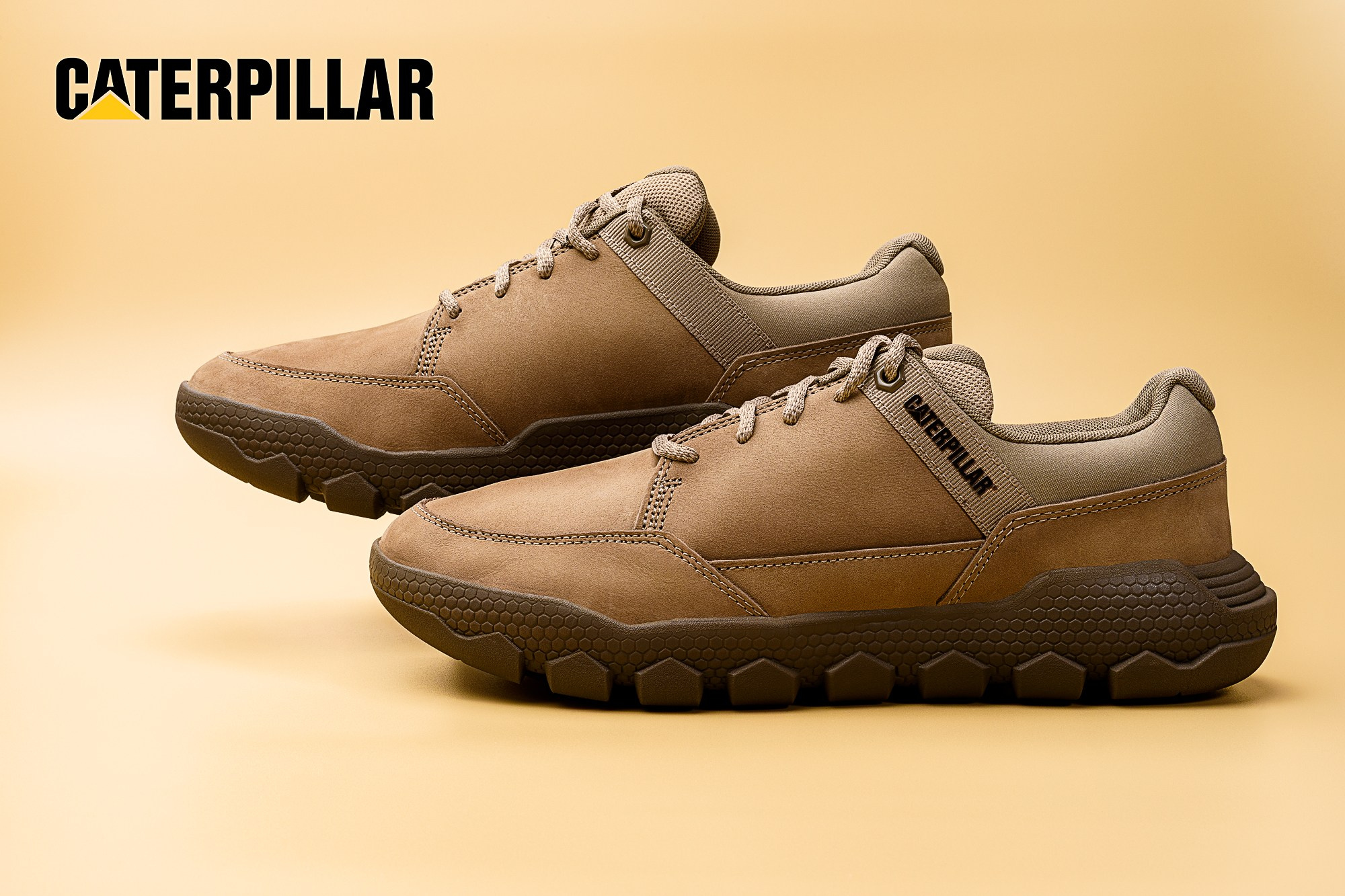 Caterpillar by Oskar Dallas. Oskar Dallas — Фотограф Москва