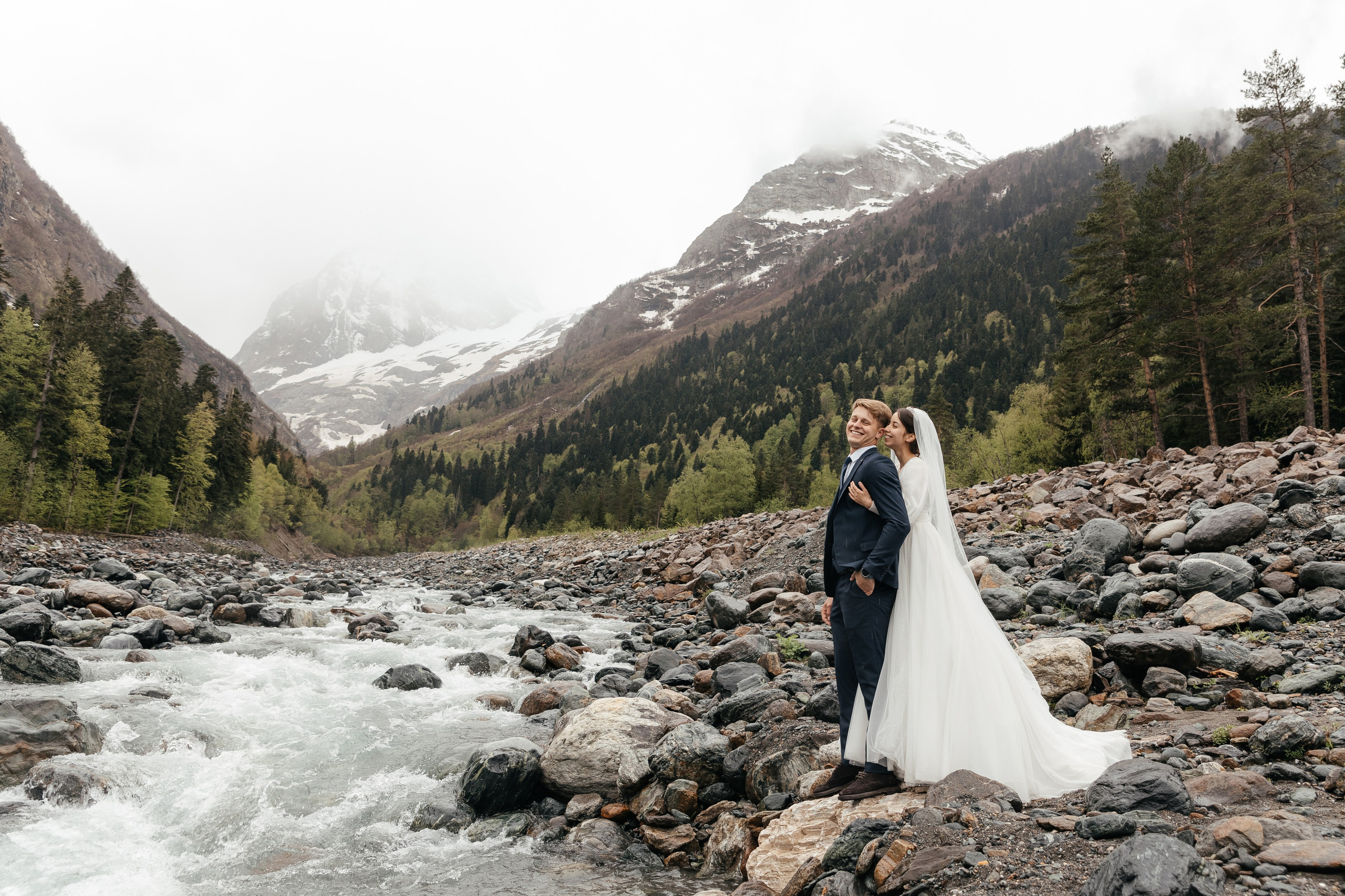 Вениамин и Валерия в Домбае. Миленина Юлия Свадебный и семейный фотограф в Краснодаре