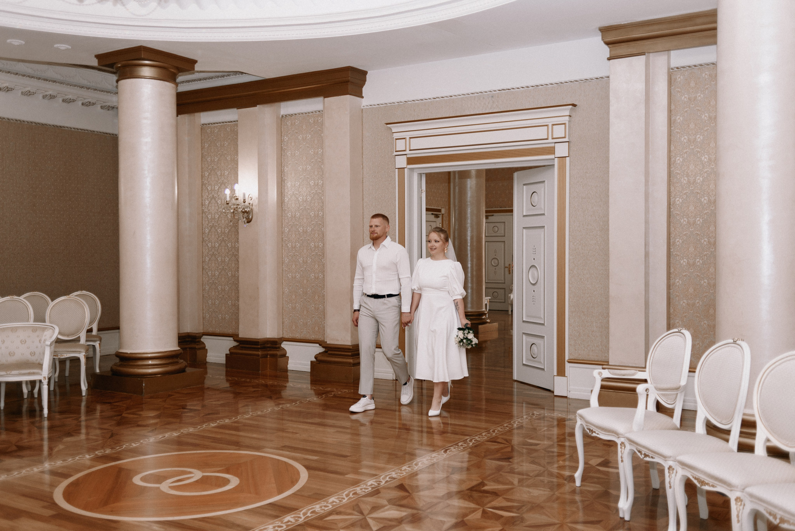 Свадебная фотосессия тюмень мост влюбленных. Фотограф Дарья Мустафина, Тюмень