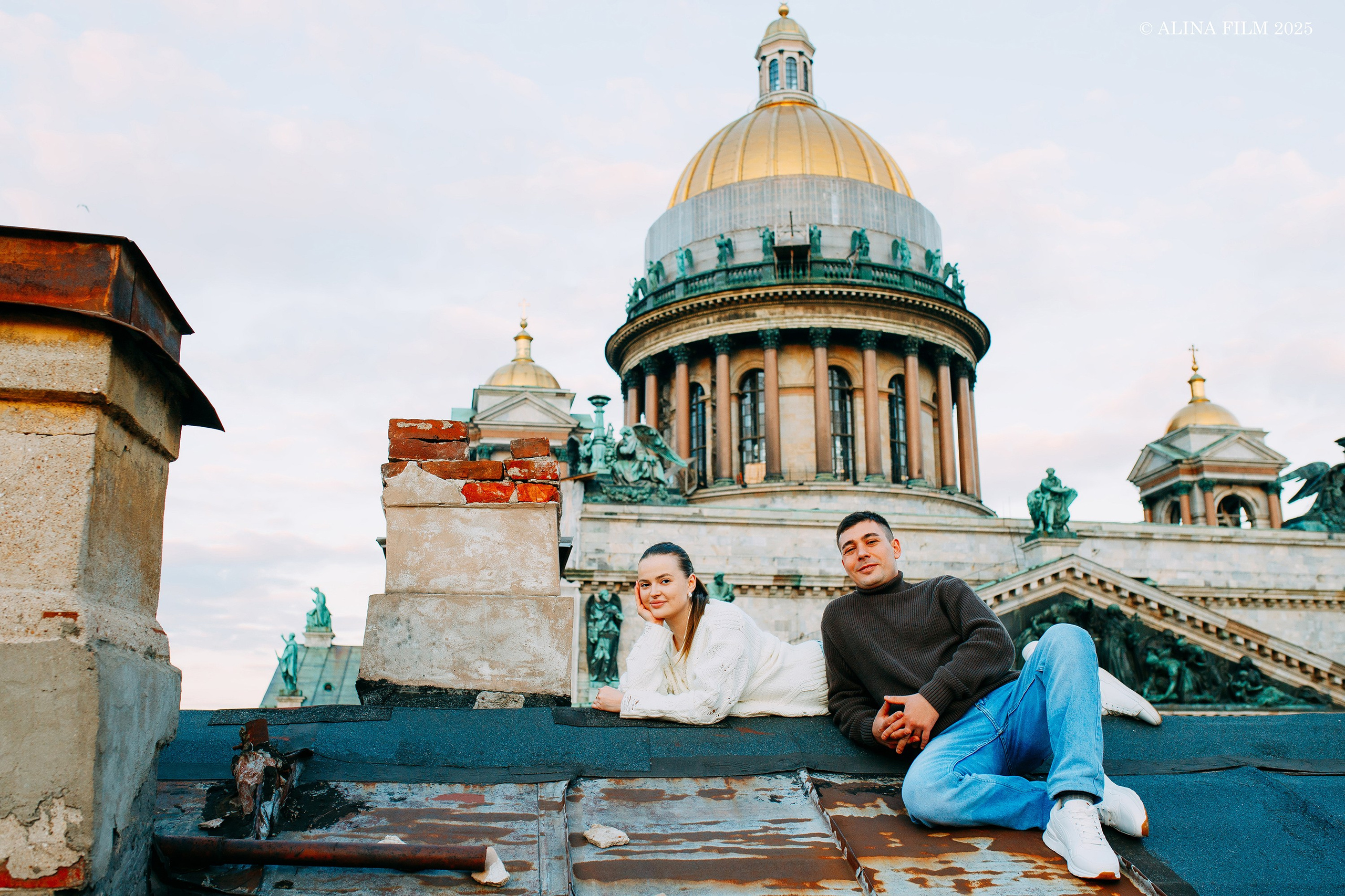 Лавстори на крыше у Исаакия. Фотограф в Санкт-Петербурге Alina Film