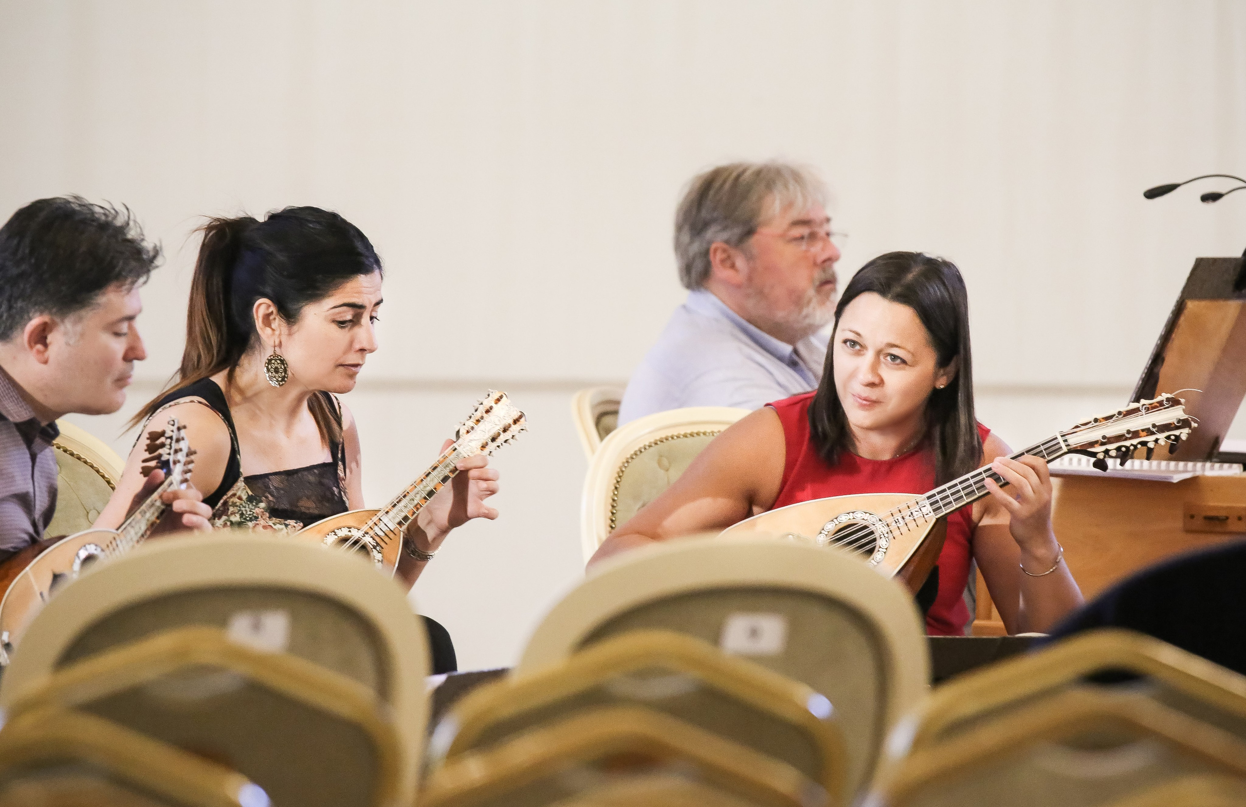 Путешествие мандолины. Дарья Письменюк / Darya Leitstern — фотограф, музыкант, журналист, путешественник