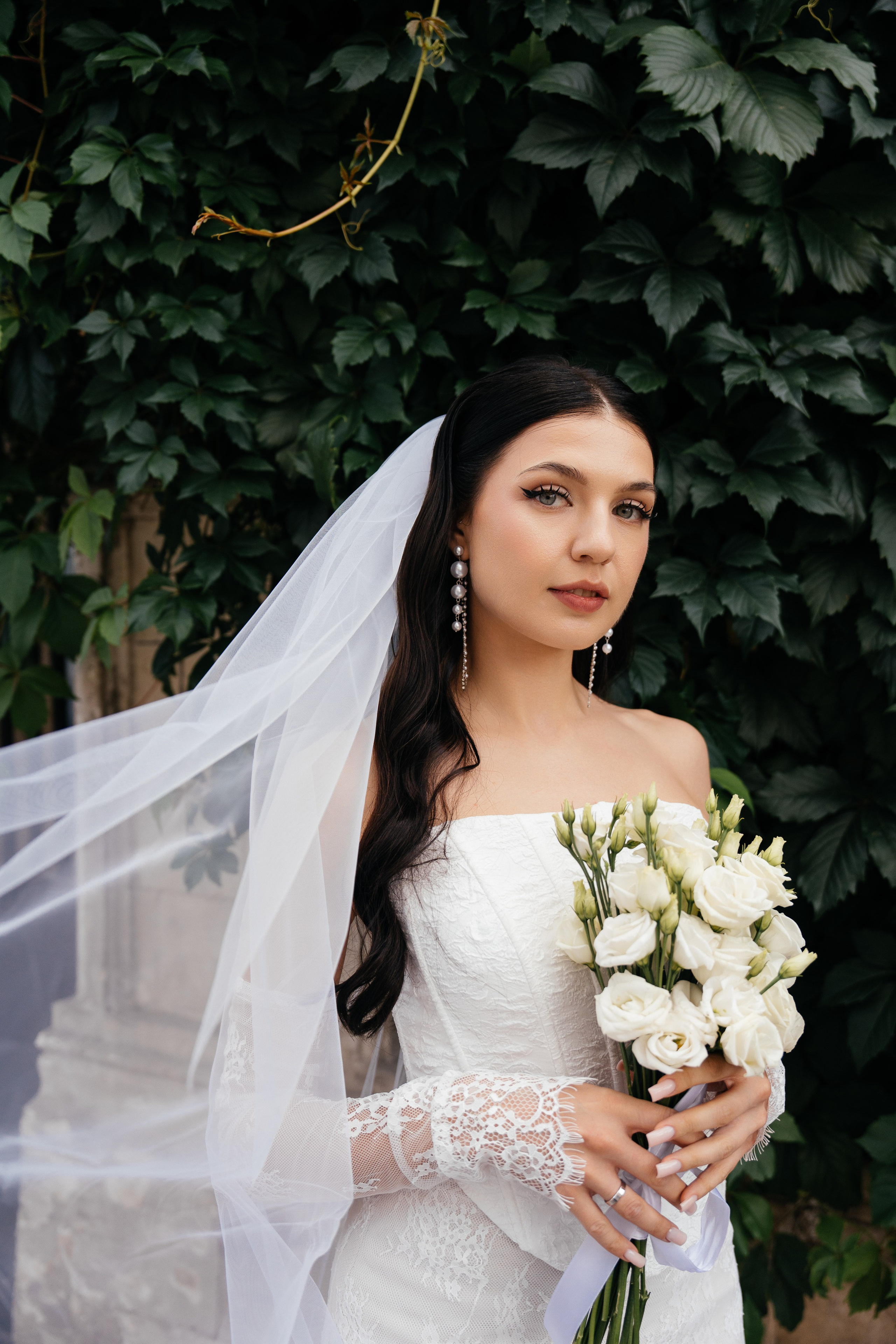 Свадебная фотосессия в Москве у высотки на Котельнической набережной. Свадебный фотограф в Москве Анна Полушина