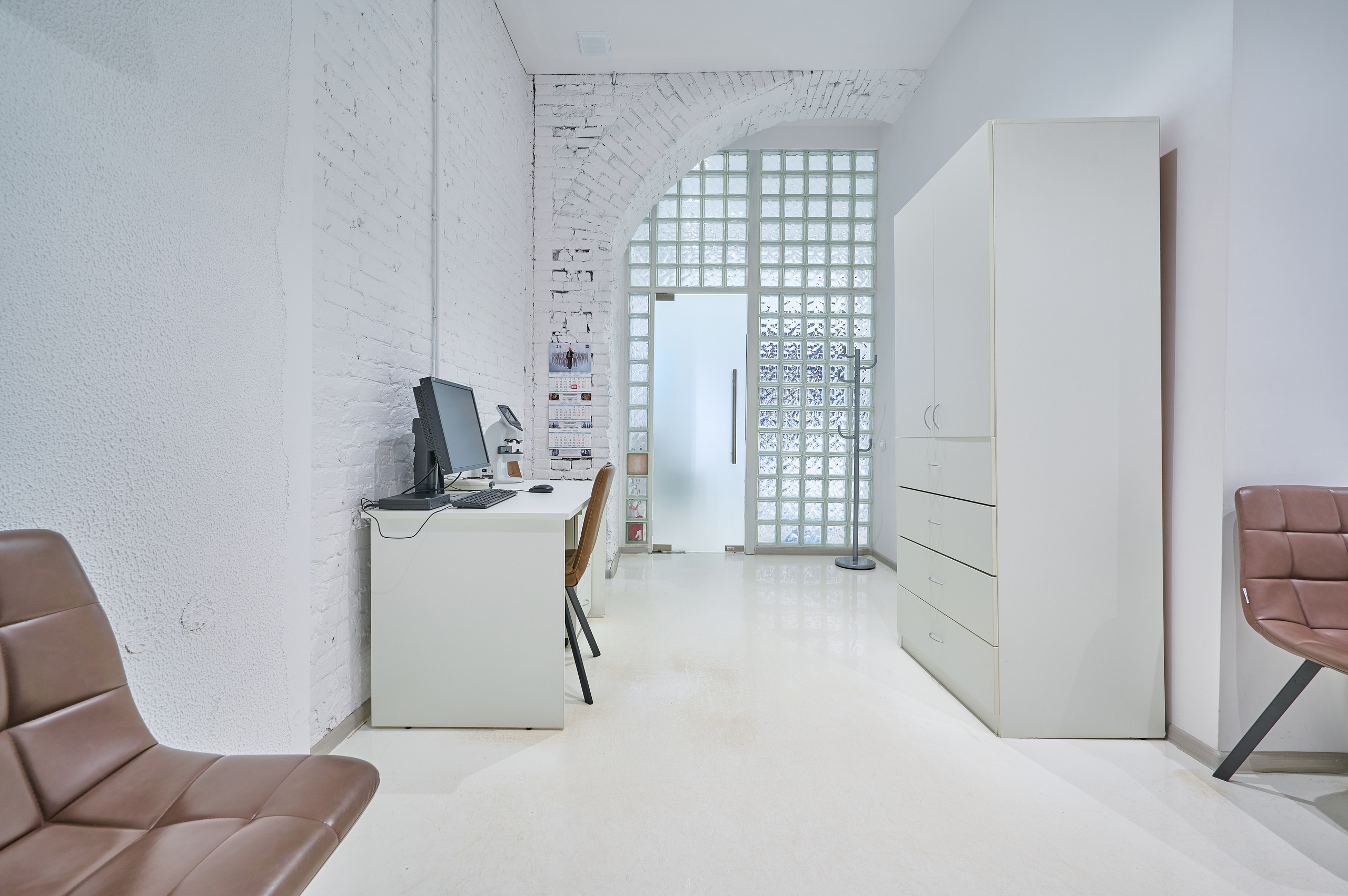 Магазин Оптики «GLAZBURG». Интерьерный фотограф в Краснодаре