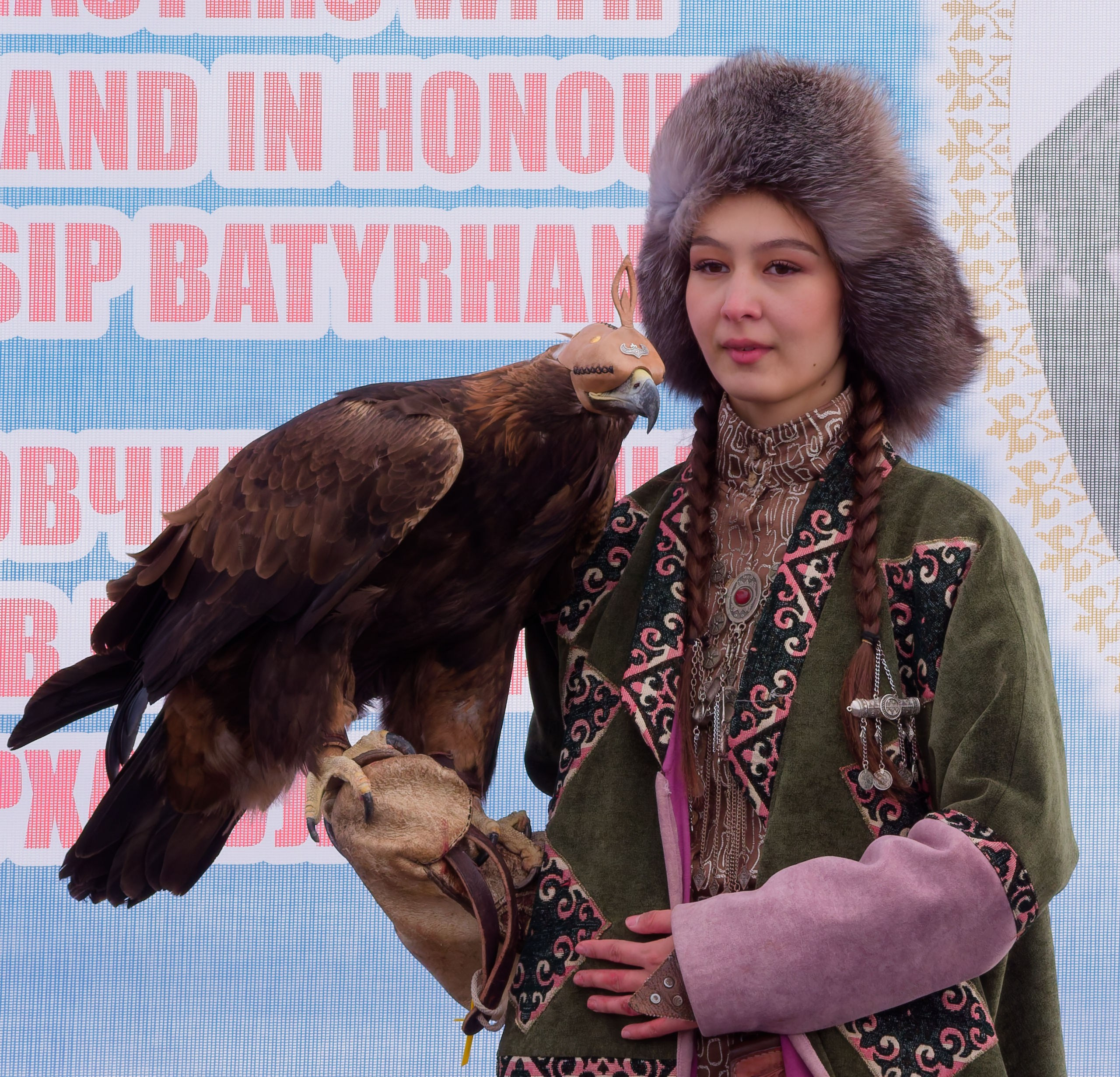 «Любовь и беркуты». Фотопрогулки по Миру