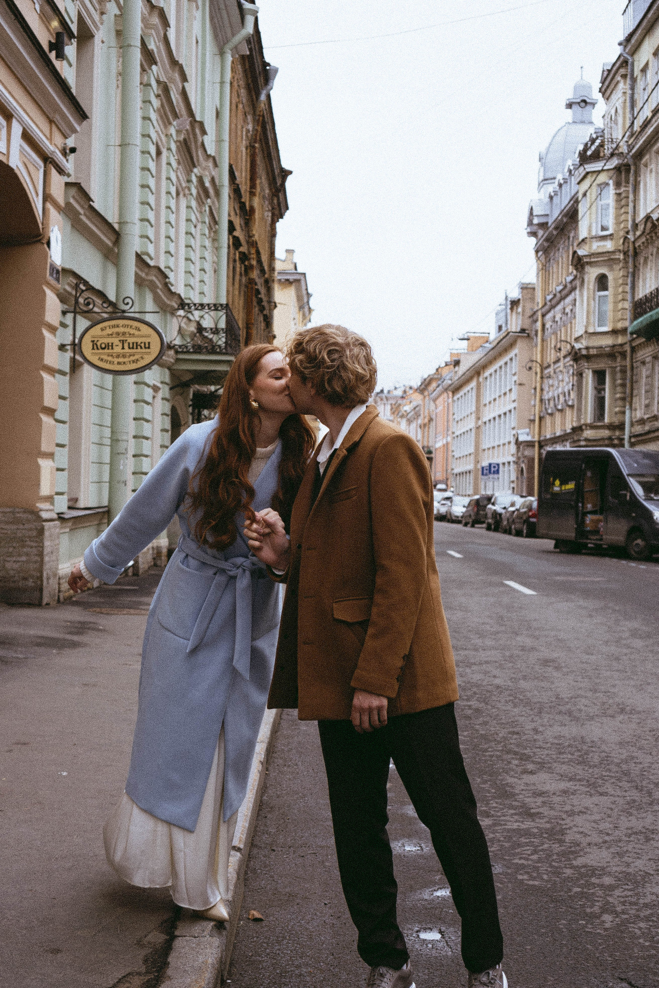 СВАДЕБНАЯ СЬЕМКА В ОТЕЛЕ. СБОРЫ ЖЕНИХА И НЕВЕСТЫ И ТАКЖЕ ТОР И ПОДГОТОВКА К ПРОГУЛКЕ И ПРОГУЛКА ПО ПЕТРОГРАДКЕ. Профессиональный фотограф, Санкт-Петербург — Виктория Богомолова