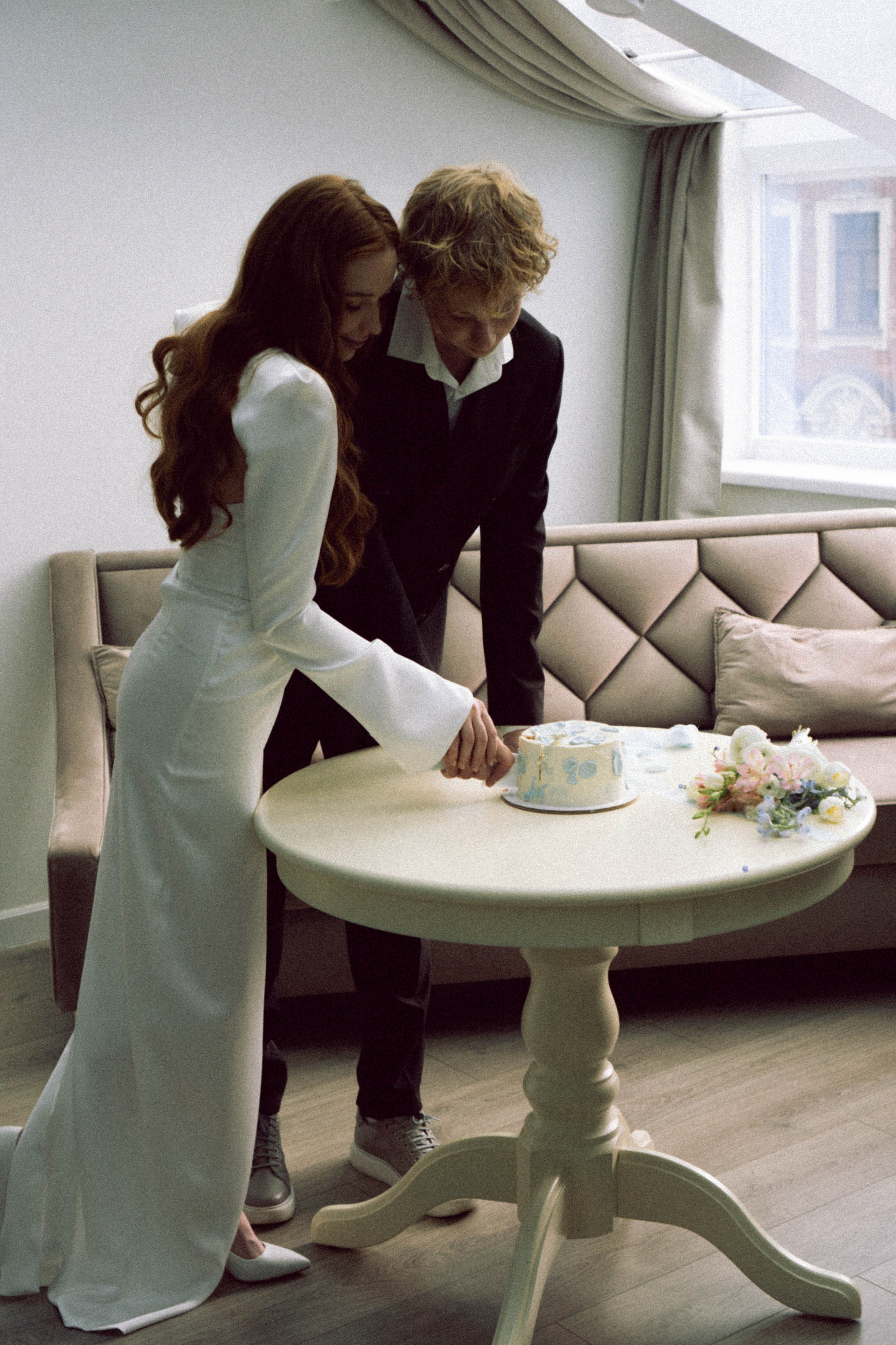 СВАДЕБНАЯ СЬЕМКА В ОТЕЛЕ. СБОРЫ ЖЕНИХА И НЕВЕСТЫ И ТАКЖЕ ТОР И ПОДГОТОВКА К ПРОГУЛКЕ. Профессиональный фотограф, Санкт-Петербург — Виктория Богомолова