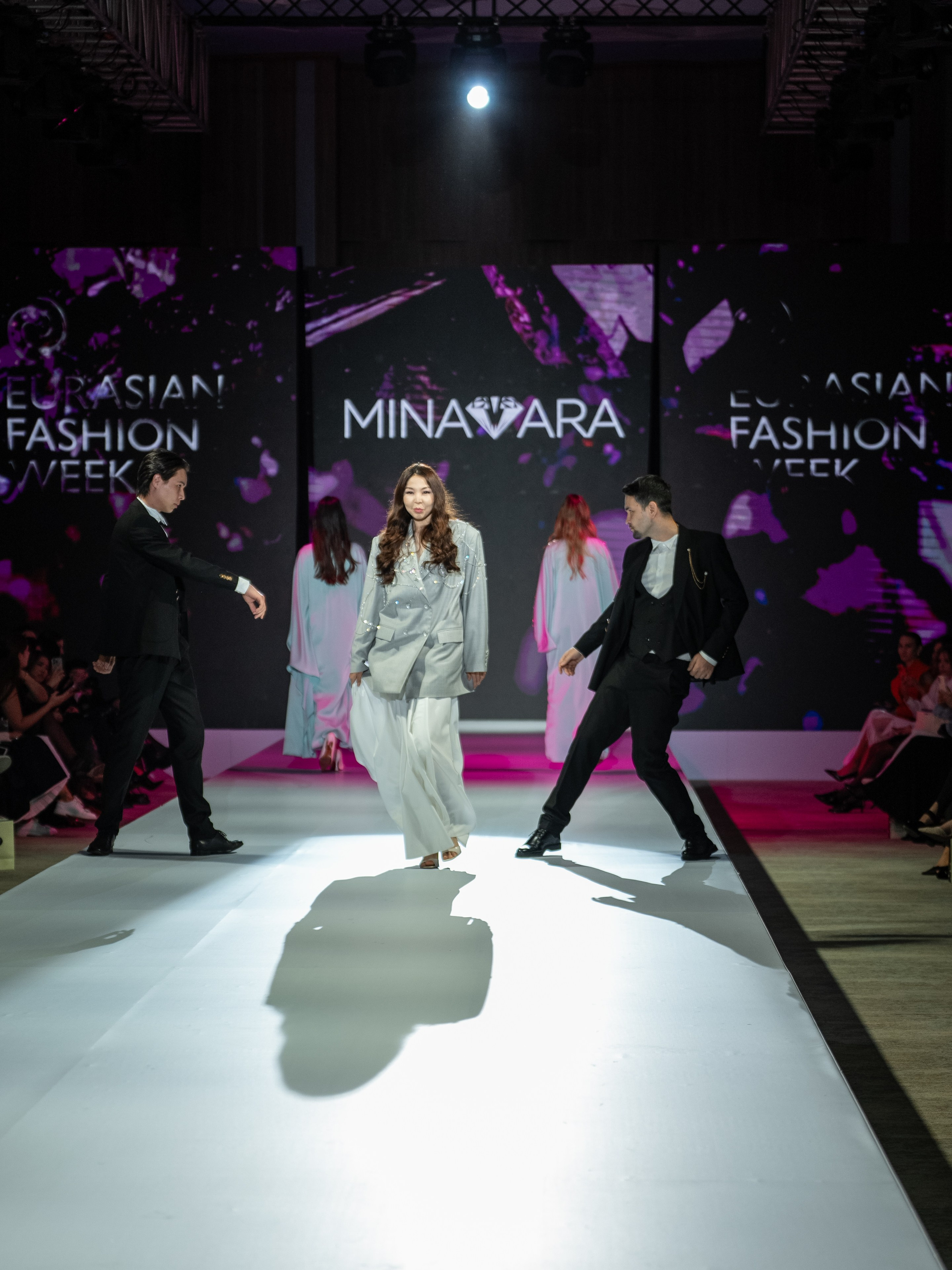 Eurasia Fashion Week Minavara. Сайт Алматинского НЮ АРТ, будуар и фэшн фотографа Дениса Карпенко