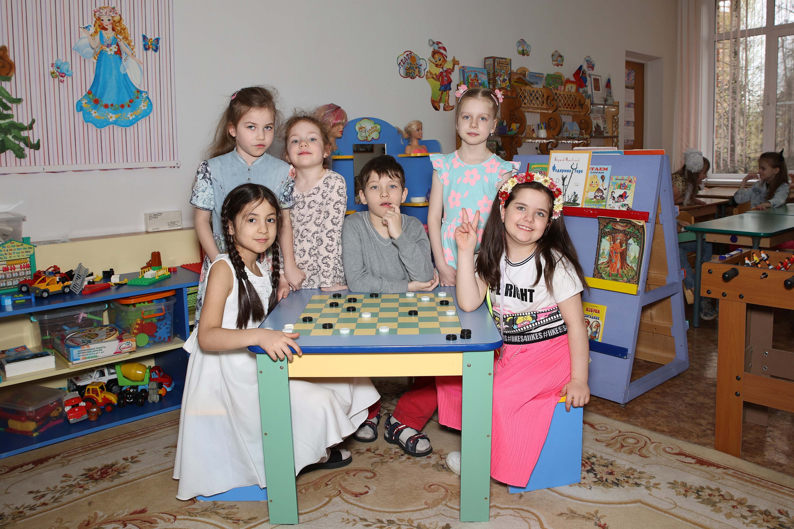 Групповые фотографии, фото с лучшим другом. Школьный и детсадовский фотограф Москва. Детский фотограф