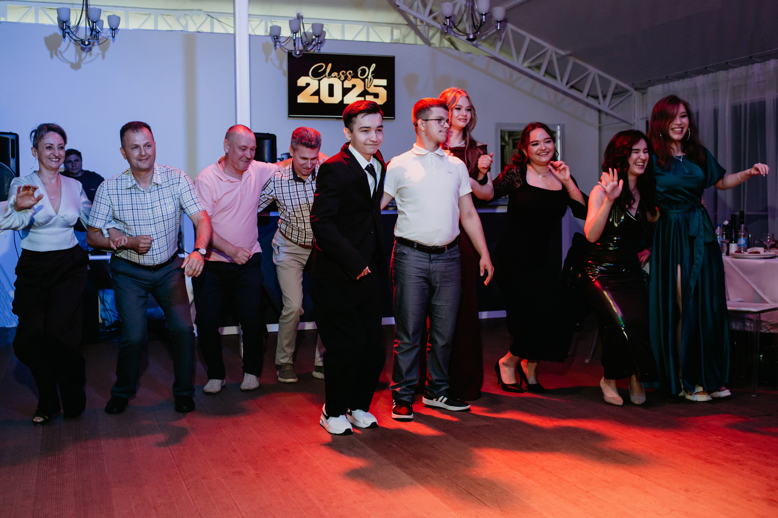 Выпускной 2025 (41 школа) 11 класс. Фотограф в Челябинске Ополихина Анна