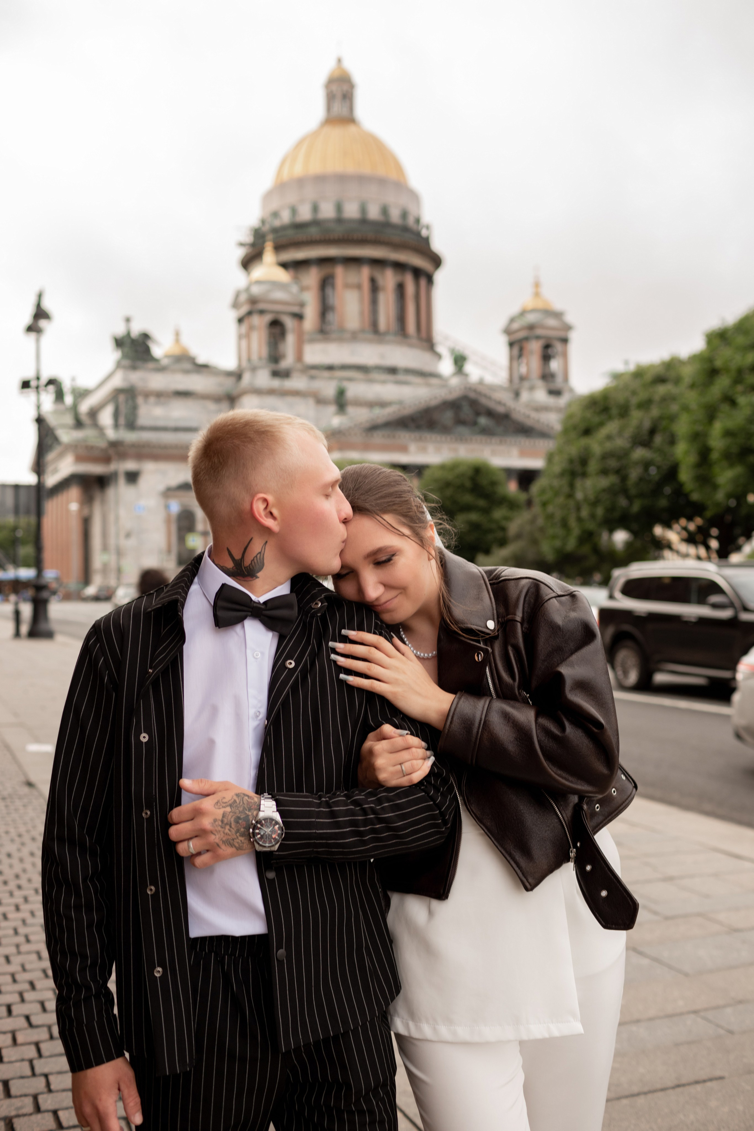 Свадебная фотосессия в центре Петербурга. Свадебный фотограф Кирилл Белый