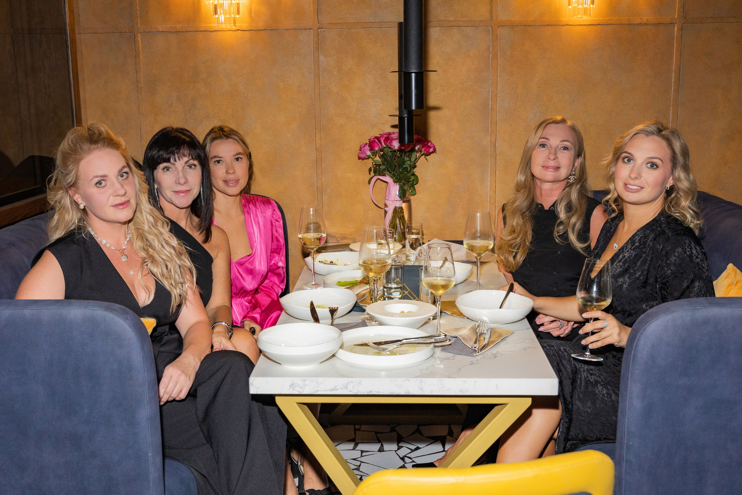 Дигустация вина от магазина Дилан в ресторане Кантина. Выпускные альбомы во Владивостоке