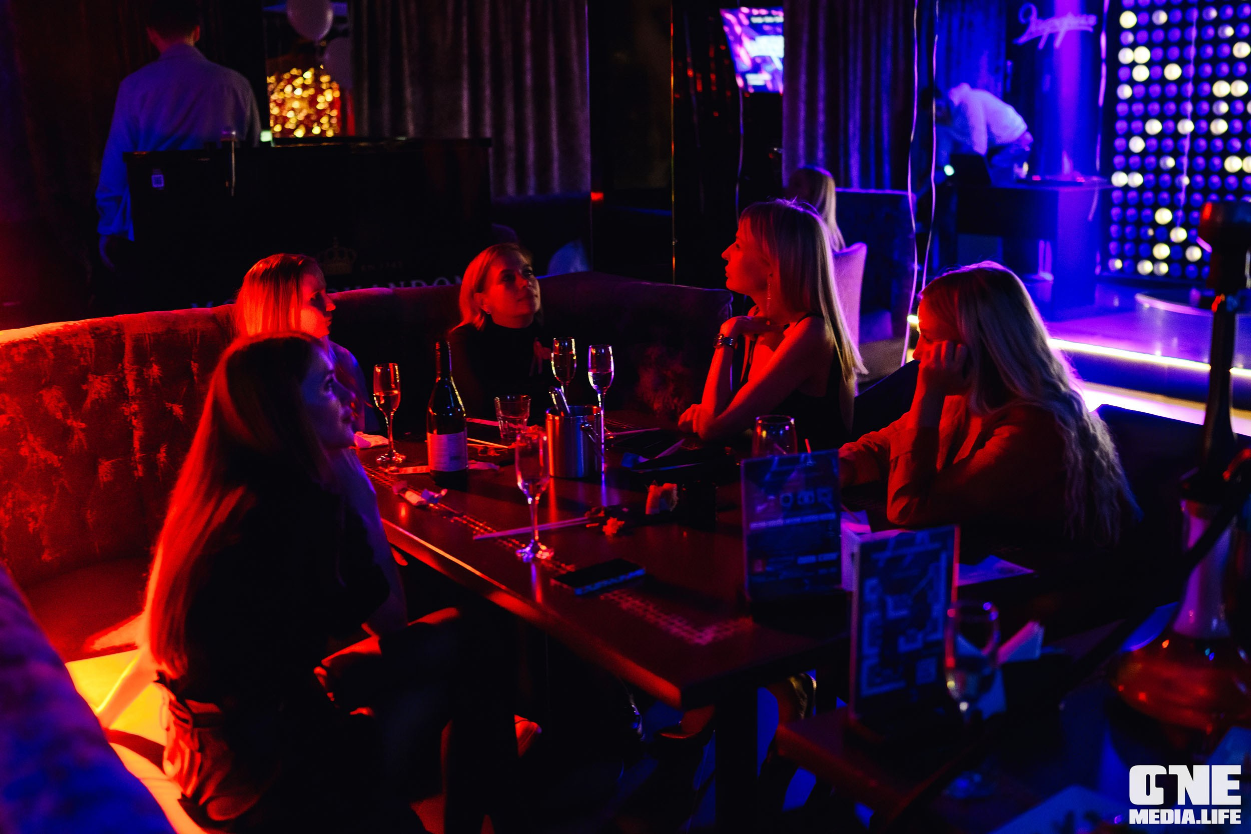 Фоторепортаж из караоке-клуба Эйфория. One Media Life: фоторепортажи, фотоотчеты с мероприятий и заведений