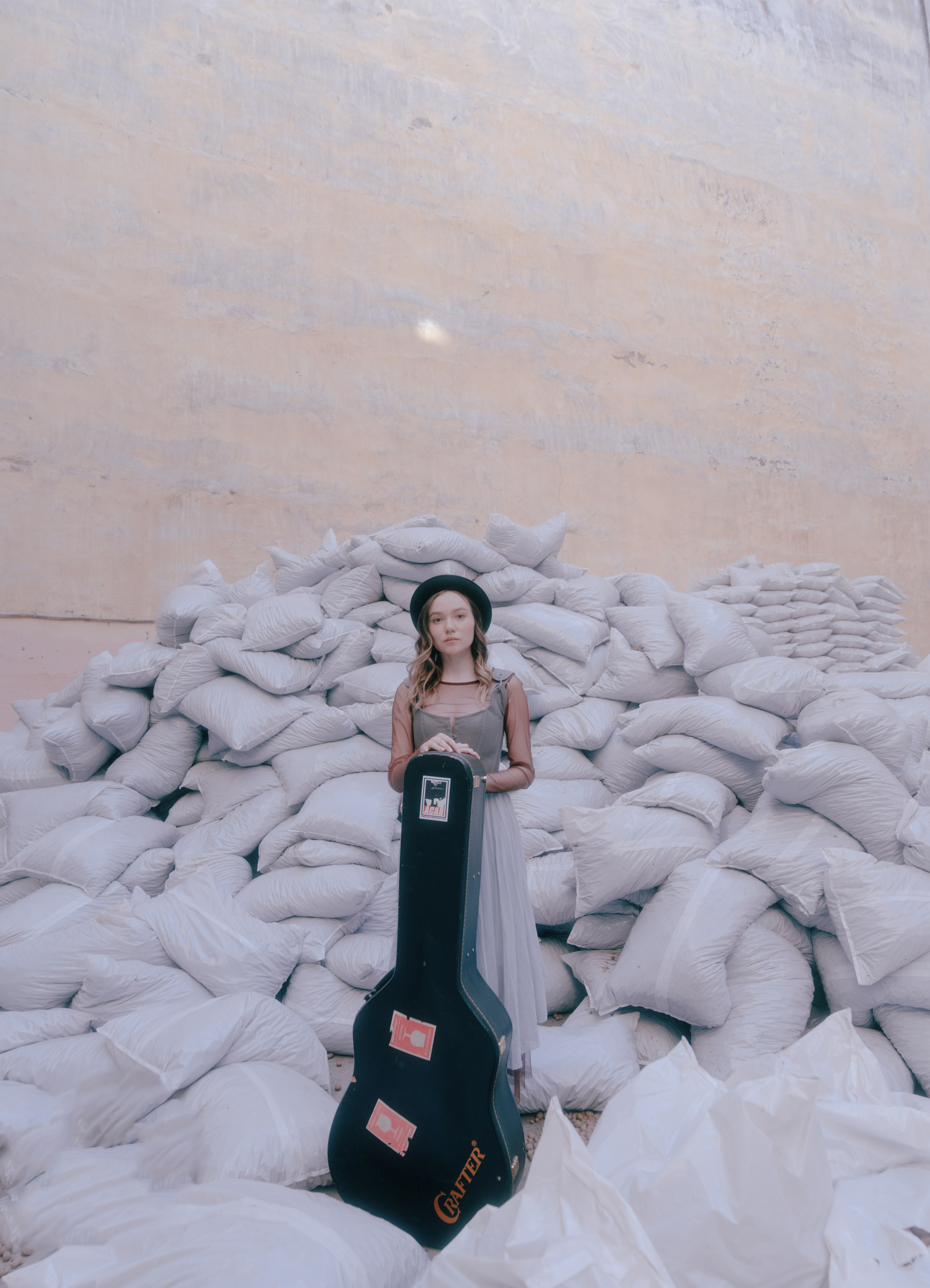 2023. Стрит-фотография, полная абсурда, идиотизма и красоты