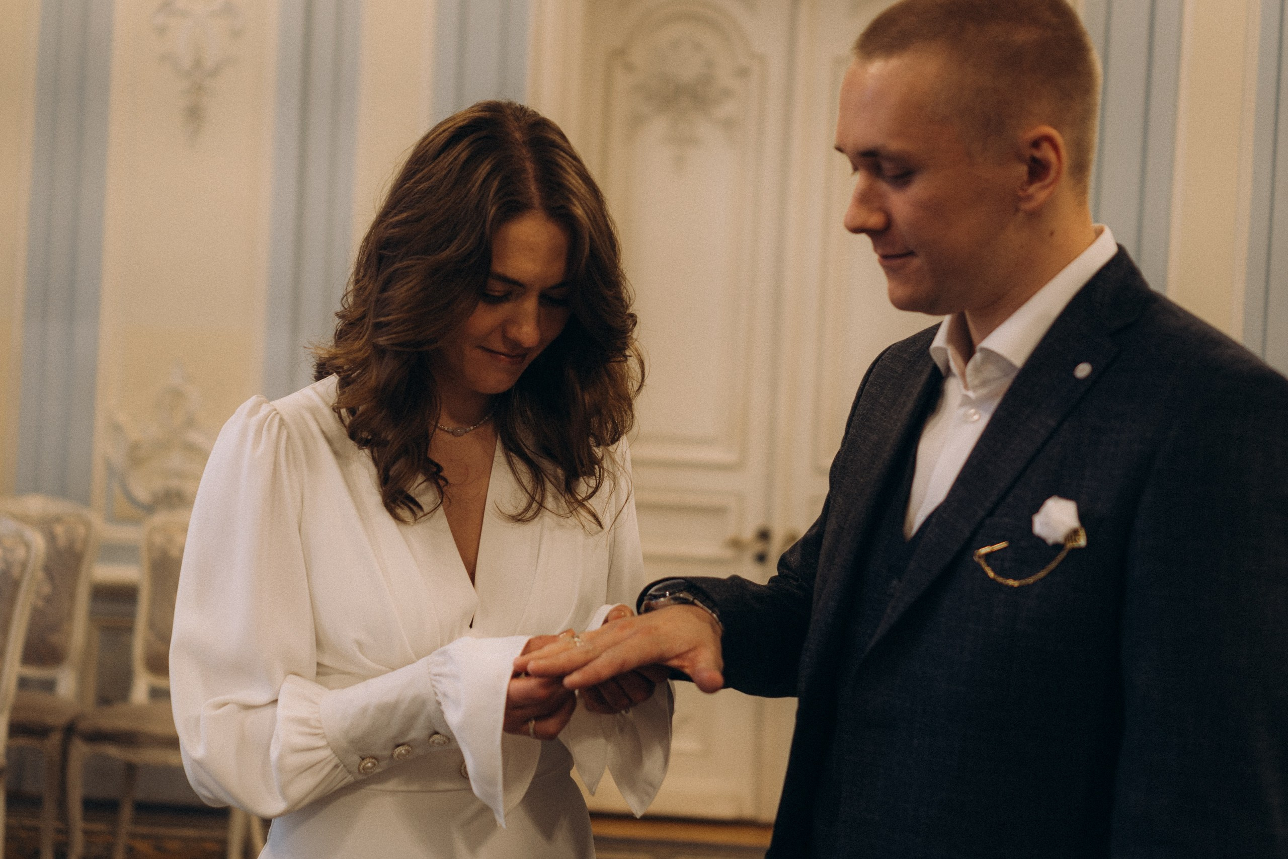 СВАДЕБНАЯ СЬЕМКА ПАРЫ ВО ВТОРОМ ДВОРЦЕ БРАКОСОЧЕТАНИЯ И ПРОГУЛКА ПО ЧЕРНЫШЕВСКОЙ. Профессиональный фотограф, Санкт-Петербург — Виктория Богомолова