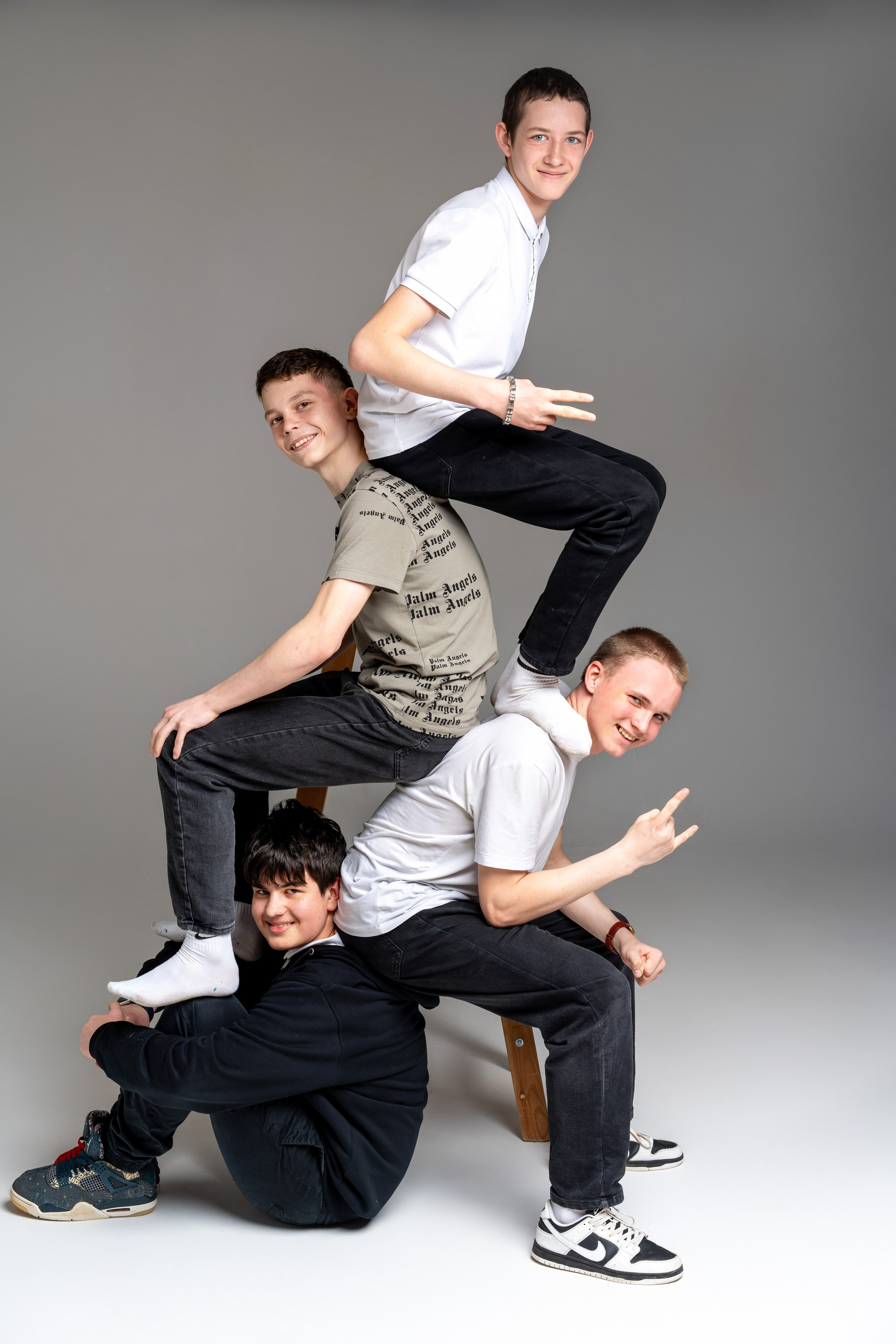 9 — 11 классы. Фотографы в г. Астрахань Сергей и Елена Бовтуновы