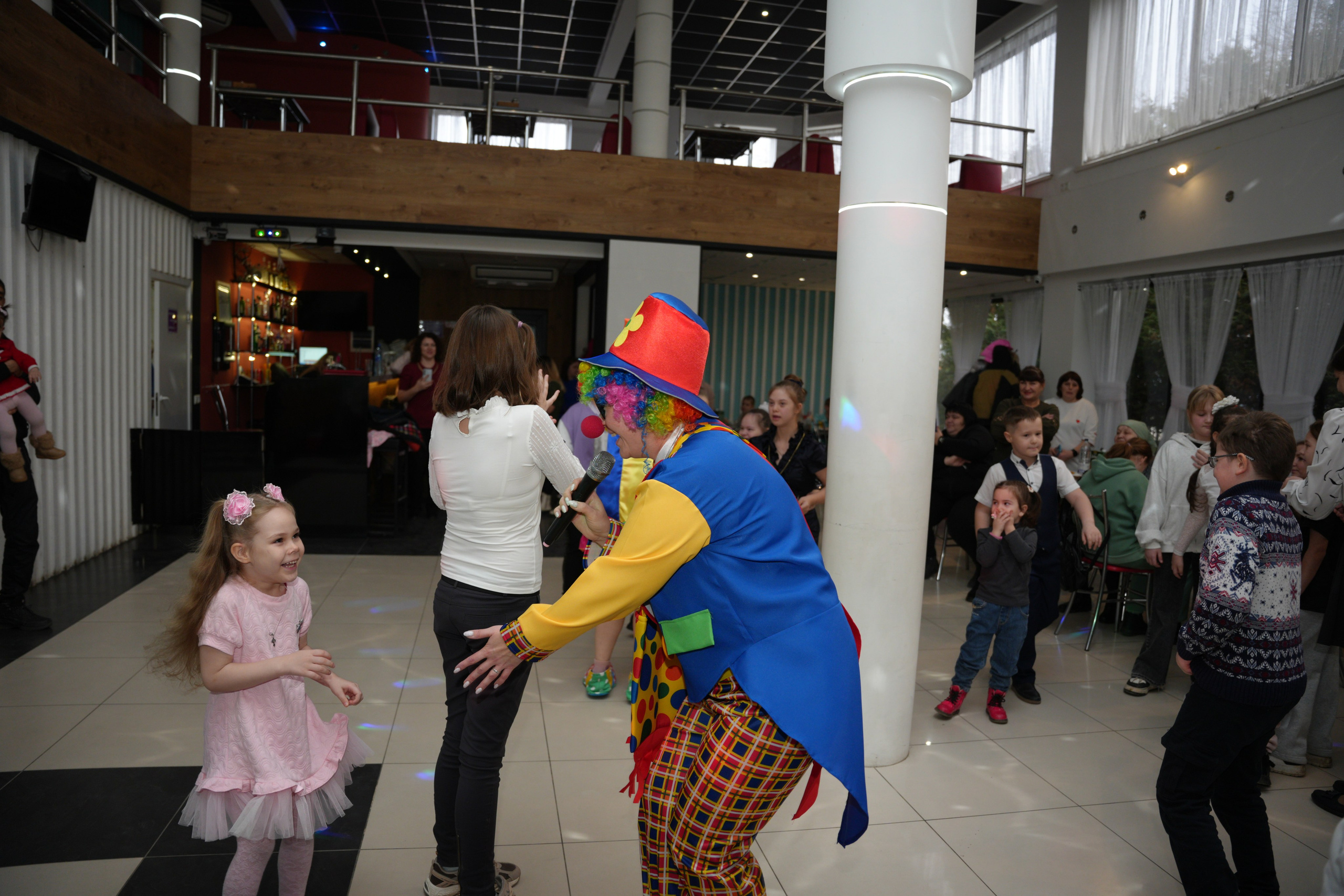 Социально —благотворительная акция «Ты в этом мире не один», посвященная Международному дню инвалидов. ВЫПУСКНЫЕ АЛЬБОМЫ, Школьный фотограф, семейный и свадебный в Саратове и области Ольга Плаксина