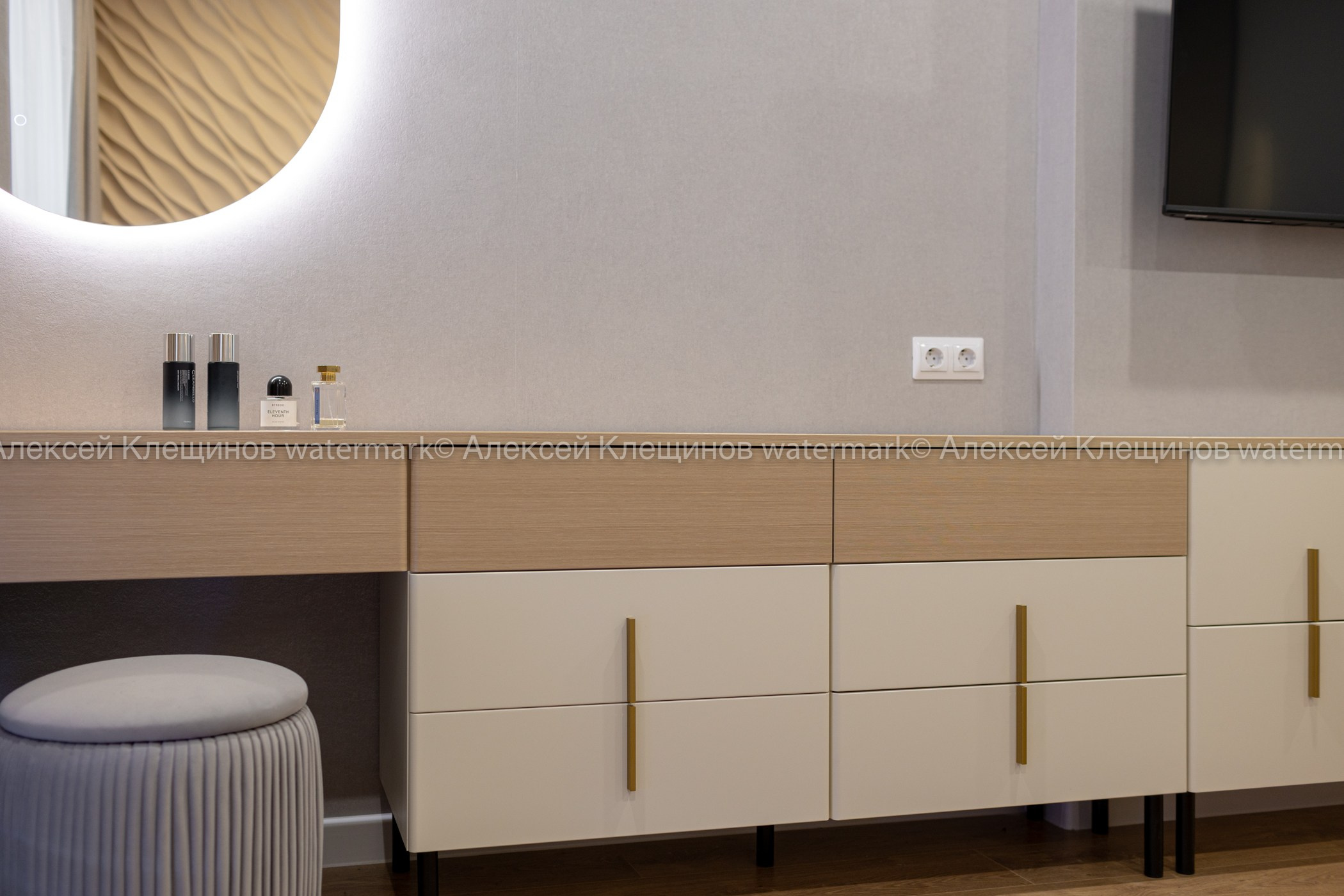 Квартира 100 м² «Нескучный серый и розовый фламинго». Батракова Наталья дизайнер интерьеров Санкт-Петербург Москва Архангель