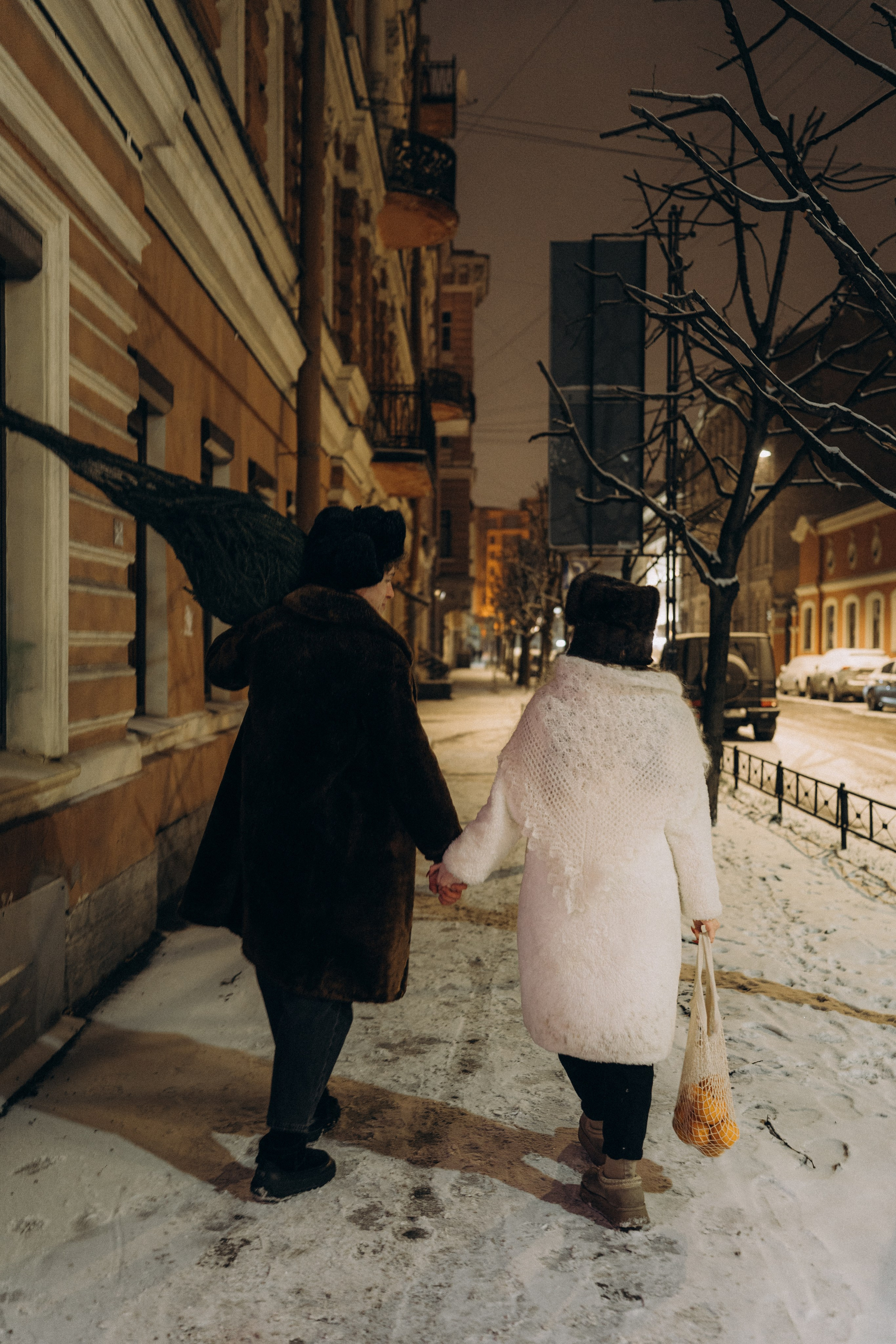 НОВОГОДНЯЯ ПРОГУЛКА ПАРЫ ПО ЧЕРНЫШЕВСКОЙ ПЕРЕД НОВЫМ ГОДОМ. Профессиональный фотограф, Санкт-Петербург — Виктория Богомолова