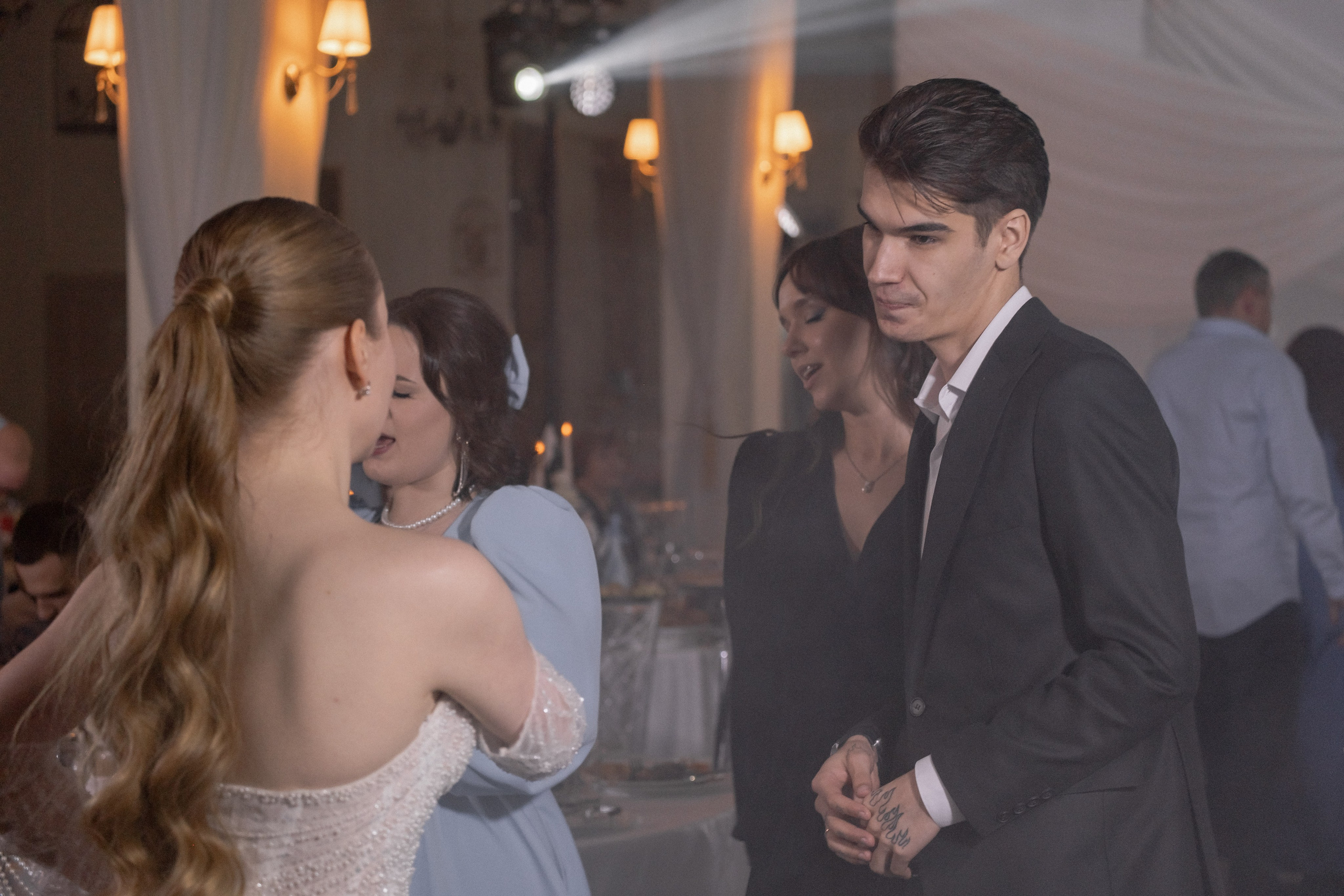 СВАДЕБНЫЙ БАНКЕТ (СНЯТО В СИБИРЕ В НИЖНЕВАРТОВСКЕ). Профессиональный фотограф, Санкт-Петербург — Виктория Богомолова