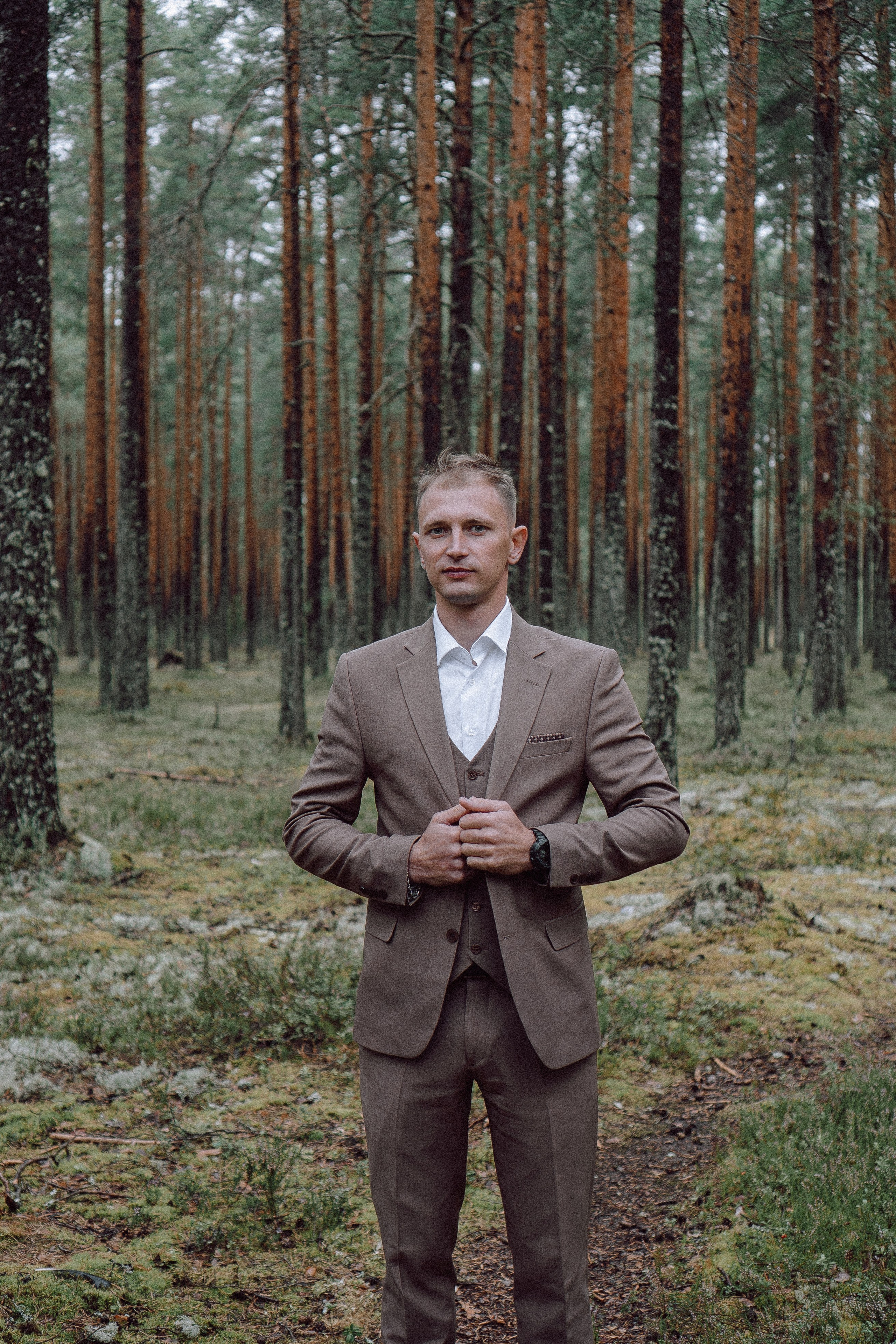 СВАДЕБНАЯ ФОТОСЕССИИЯ ПАРЫ В ГОРОДЕ ПРИОЗЕРСК В СОСНОВОМ ЛЕСУ И С ПИКАПОМ. Профессиональный фотограф, Санкт-Петербург — Виктория Богомолова