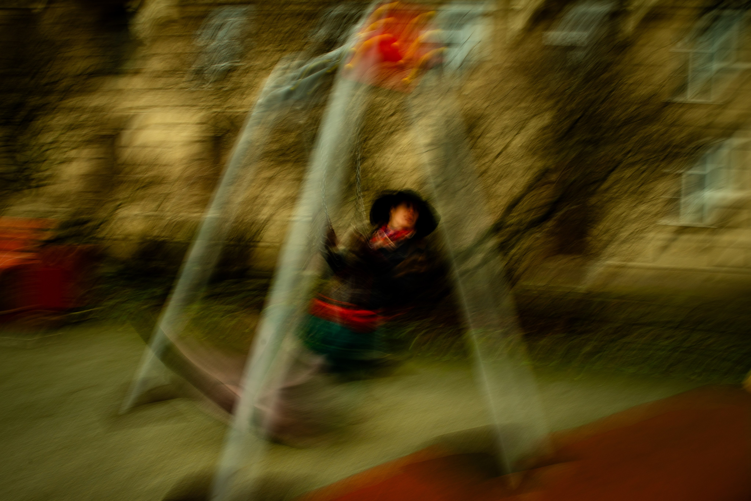 Снова стою одна…. Фотограф Крещение Венчание Москва