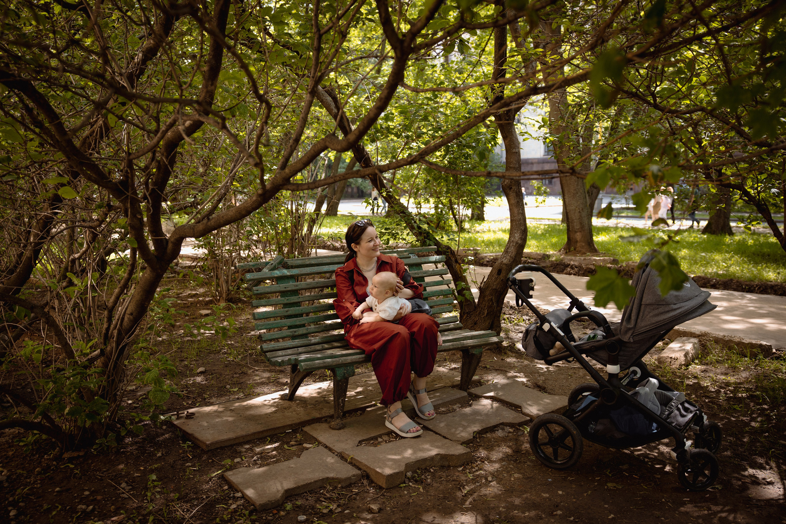 Настя с сыном у Alma-Mater. Ваш семейный newborn и lifestyle фотограф в СПБ Наталья Журавлева