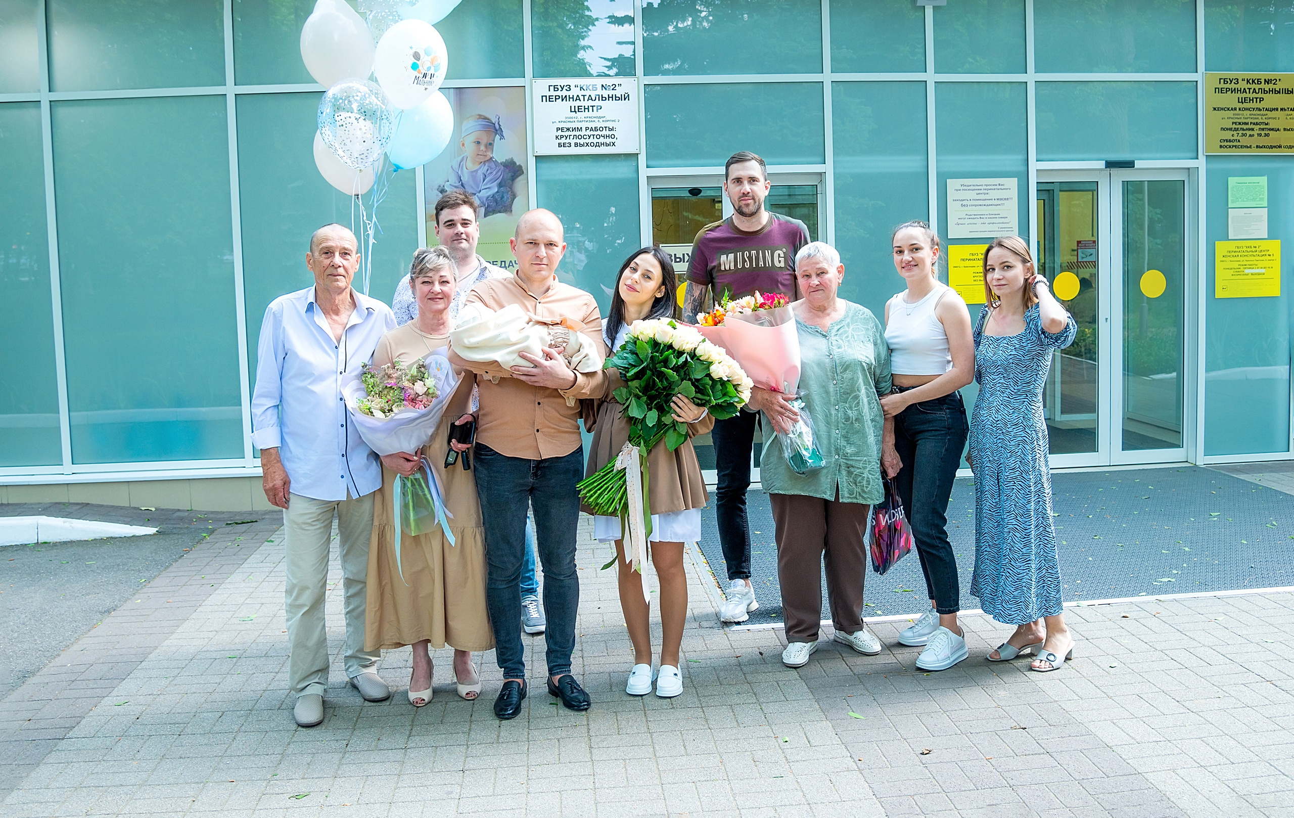 Выписка из роддома Краснодар. Фотограф новорожденных Краснодар Малышенко Надежда