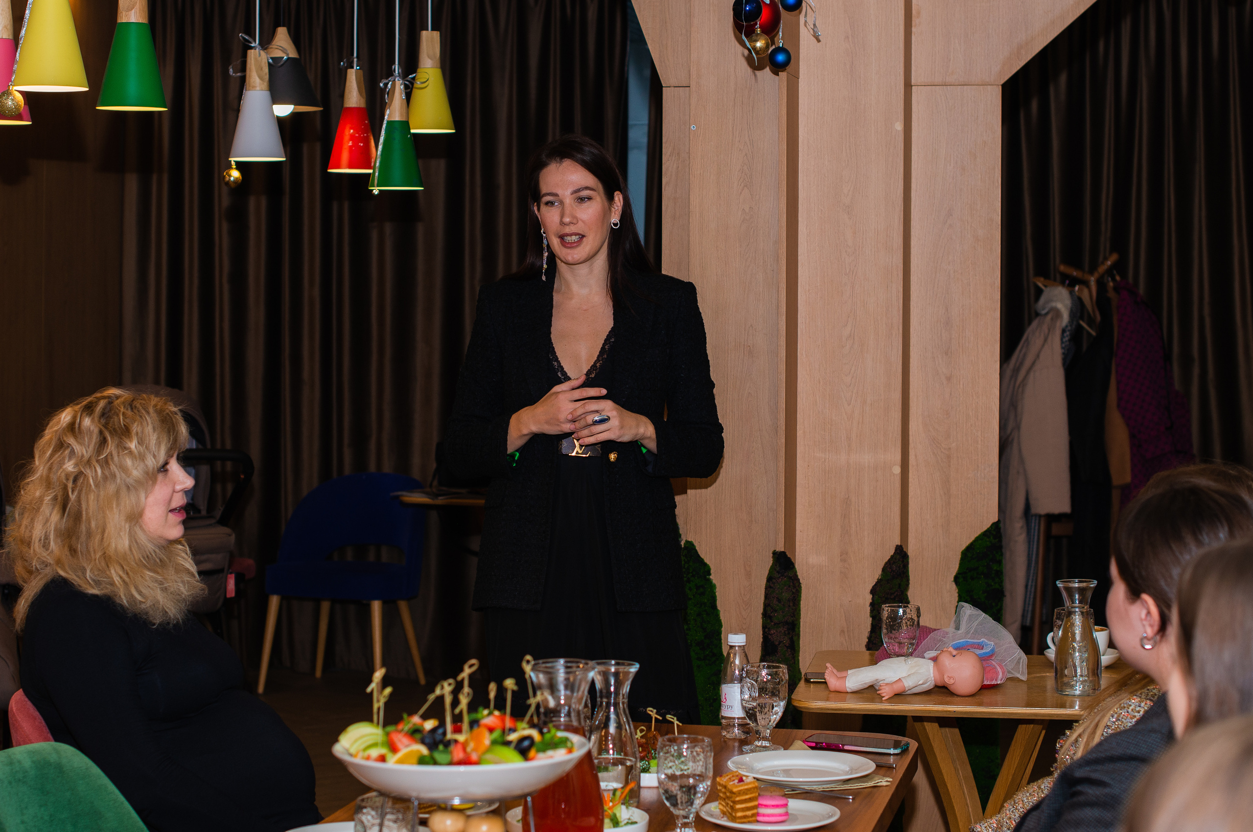 Съёмка встречи беременных в Краснодаре от магазина Кенгуру. Фотограф новорожденных Краснодар Малышенко Надежда