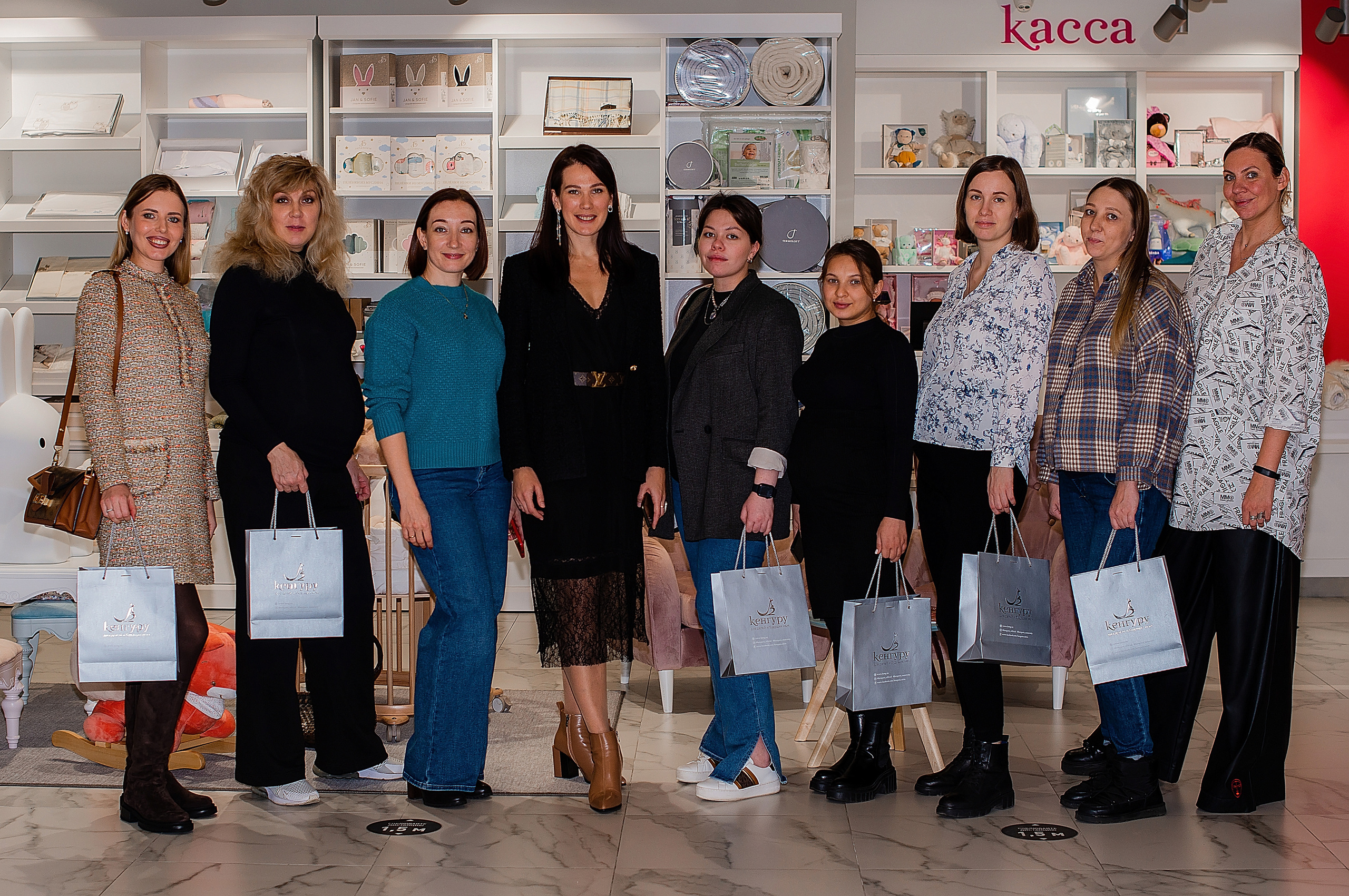 Съёмка встречи беременных в Краснодаре от магазина Кенгуру. Фотограф новорожденных Краснодар Малышенко Надежда