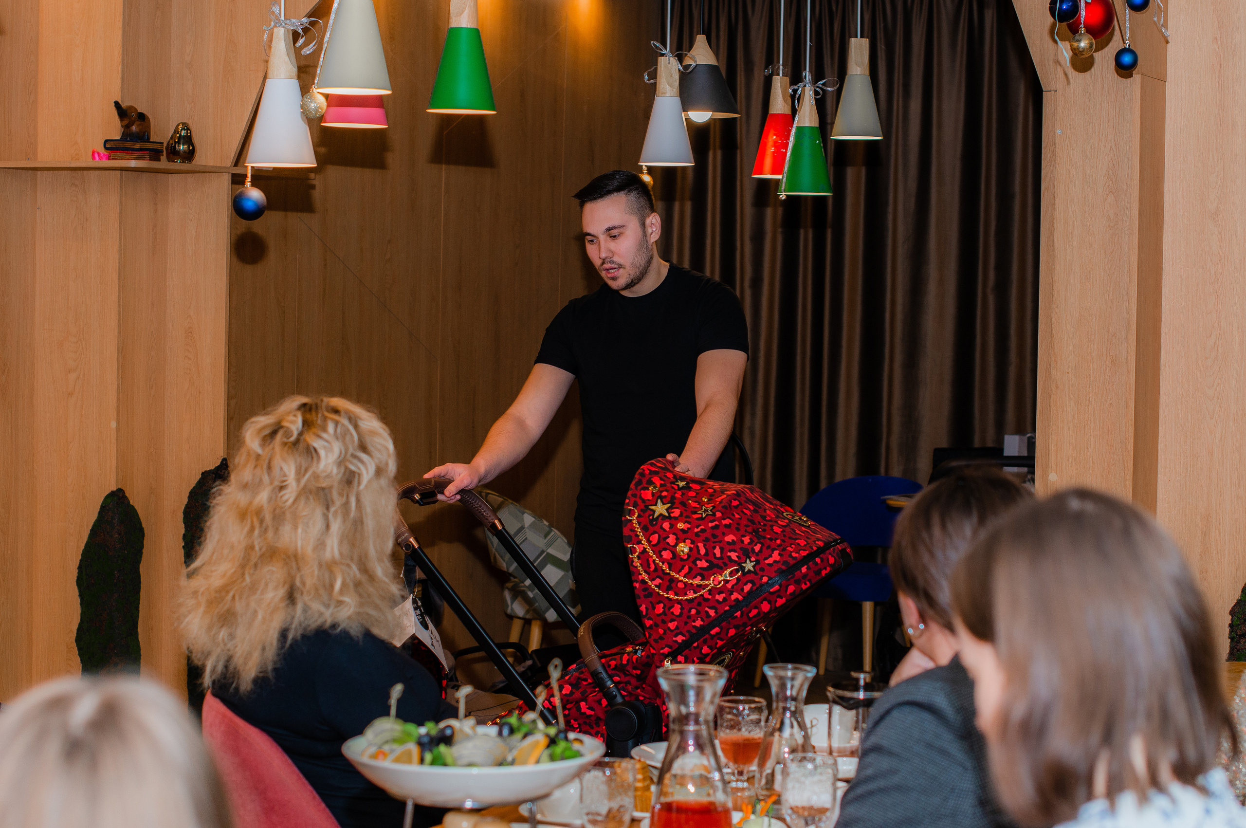 Съёмка встречи беременных в Краснодаре от магазина Кенгуру. Фотограф новорожденных Краснодар Малышенко Надежда