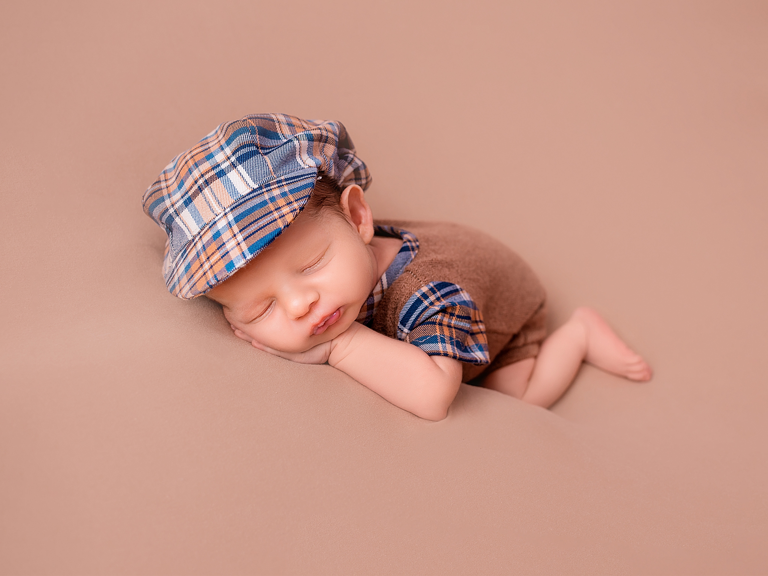 Артём 9 дней. Фотограф новорожденных Краснодар Малышенко Надежда