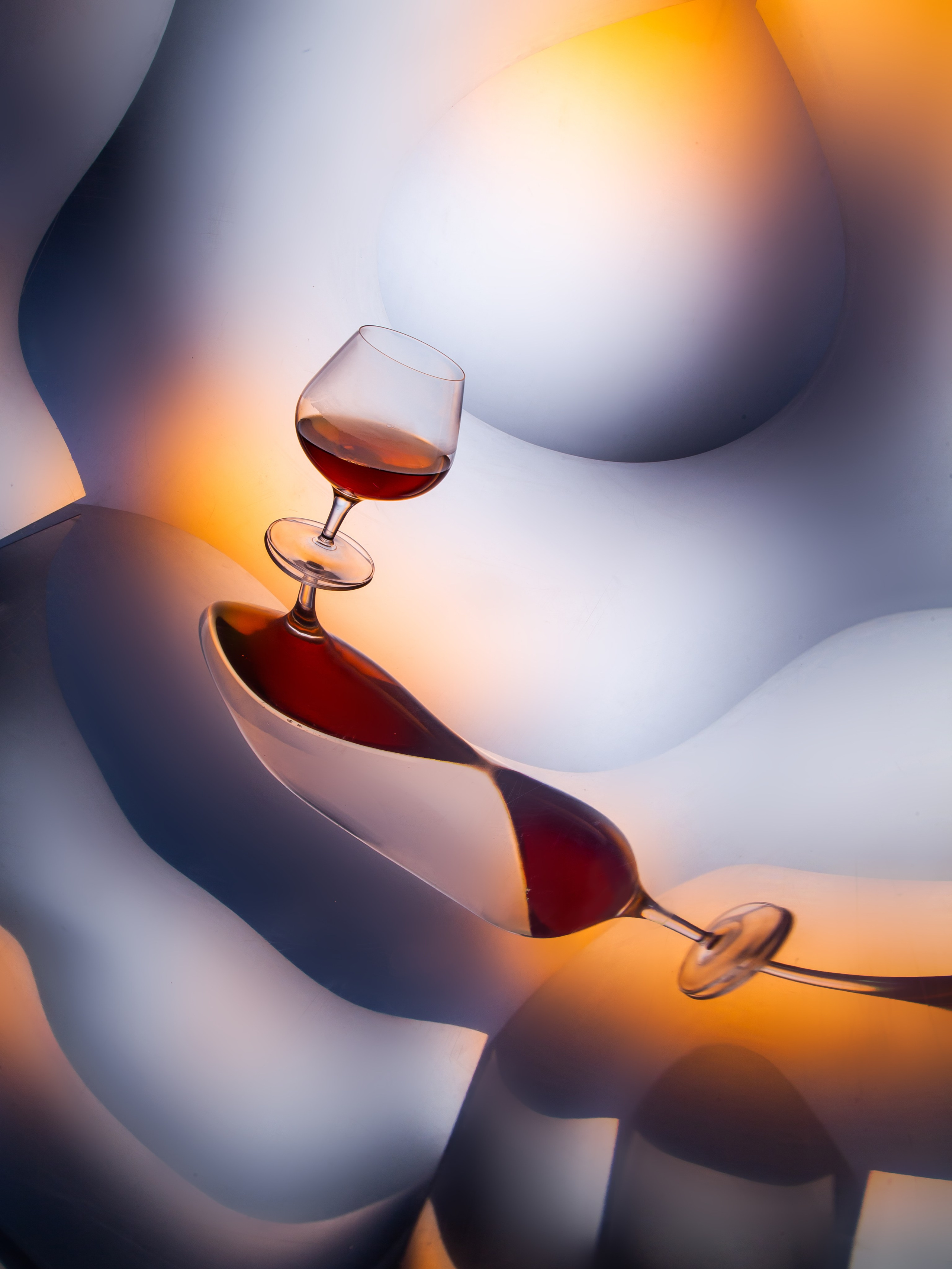 Пьяная чашка. Фотограф Мария Кольцова