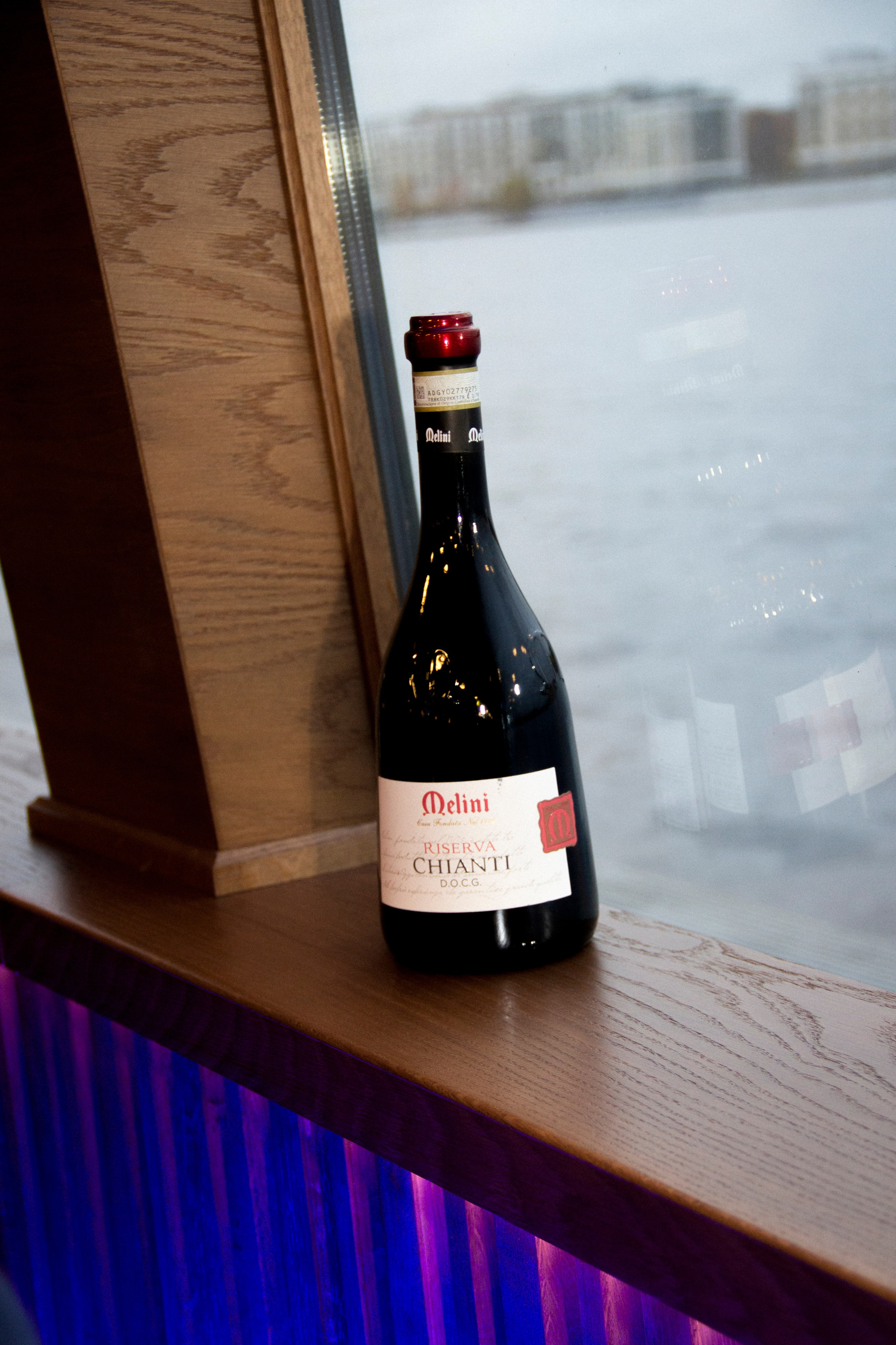 Съемка для сайта аренды катеров в Санкт-Петербурге, подготовка к свадебной прогулке по рекам и каналам. Фотограф в Санкт-Петербурге Смирнова Диана