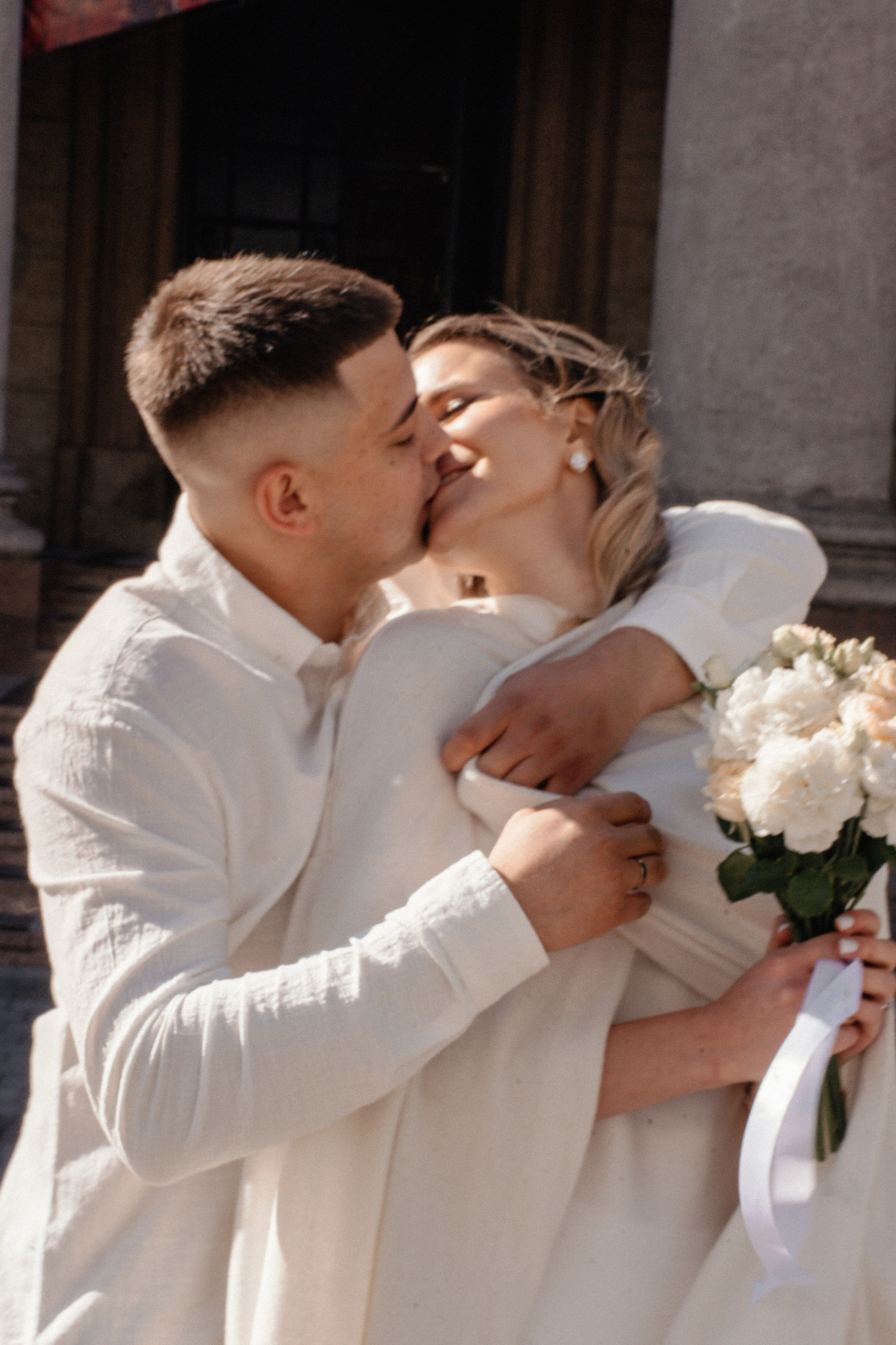 Любовь в одном знаменитом подъезде Минска. Ваш семейный фотограф в Минске — Вика Трегубова