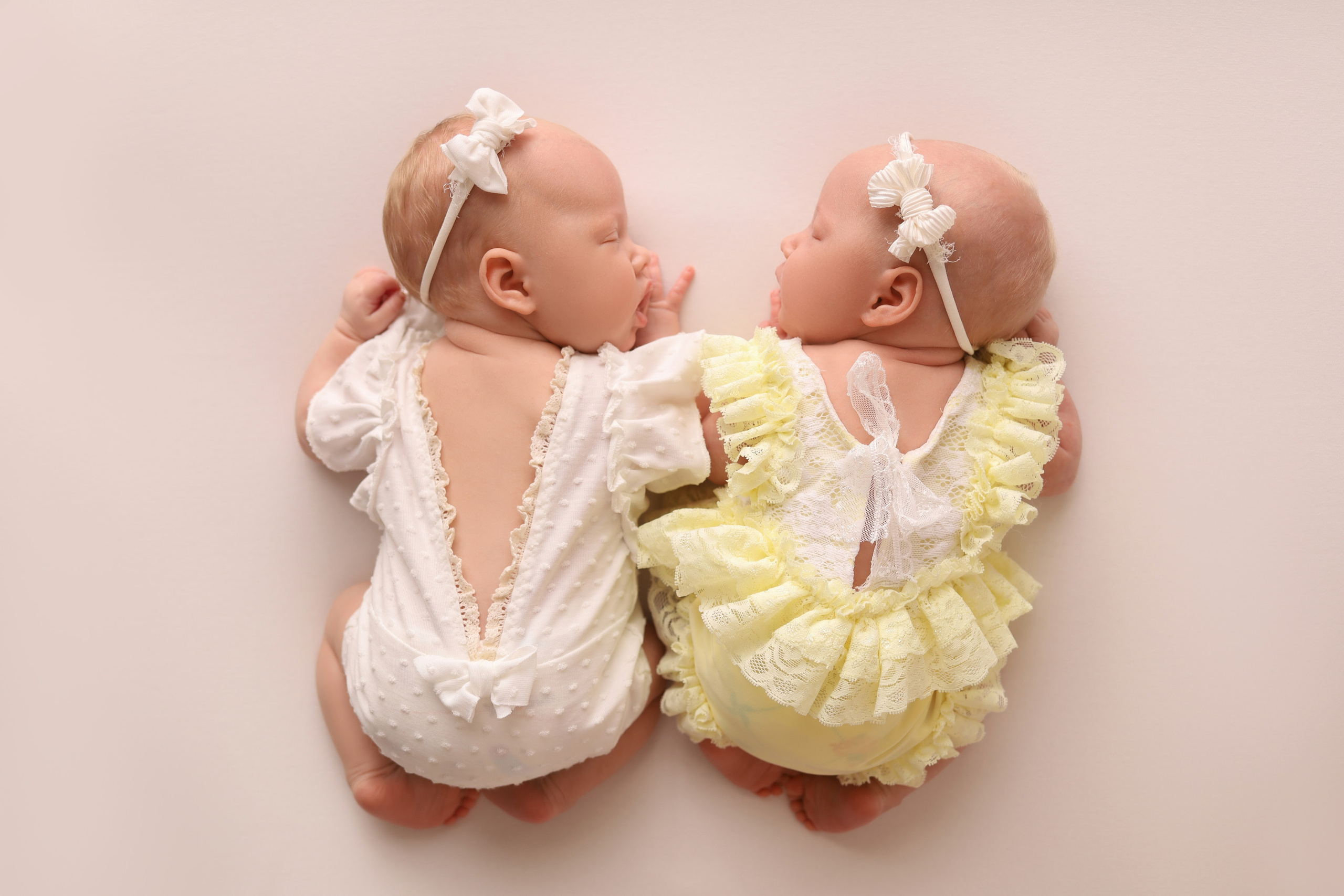 Близняшки. Фотограф новорожденных в Москве и Московской области Наталья Збиглей