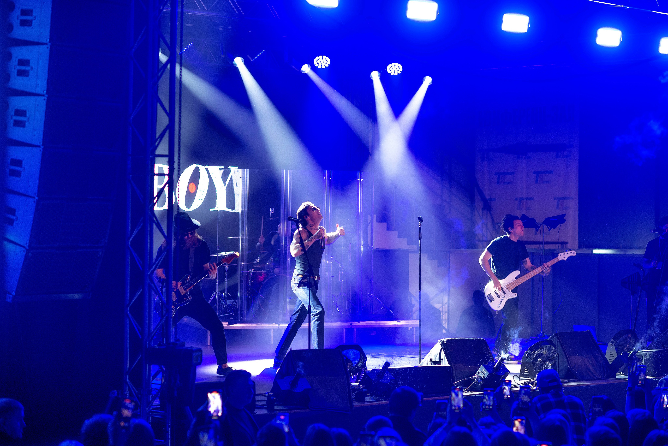 Концерт Хolidayboy. Школьный, фэшн фотограф в Тюмени и в России Ирина Королева