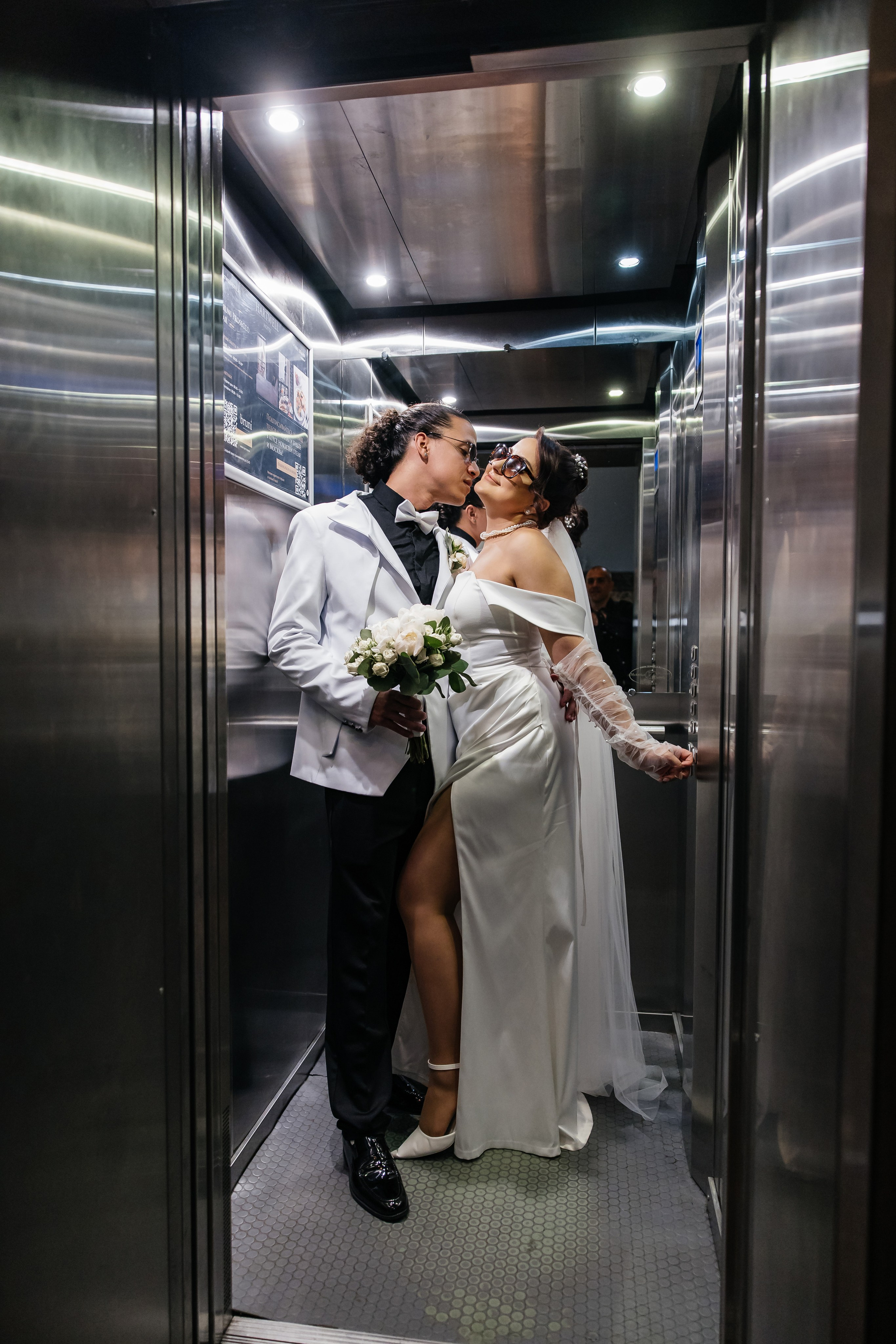 Сборы, прогулка, роспись. Фотограф, видеограф на свадьбу в Москве Никита Назаров