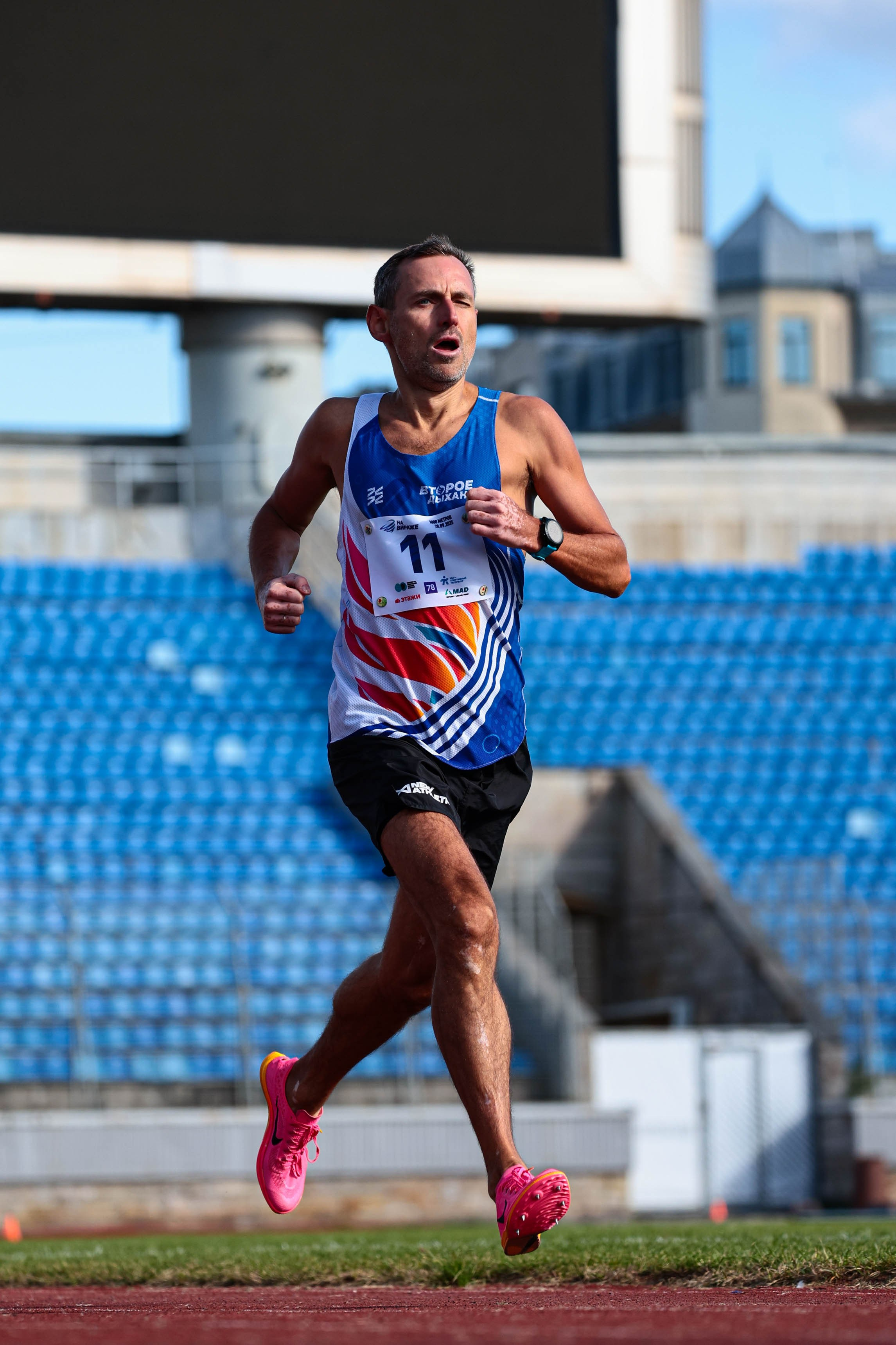 На вираже 2025. Спортивный фотограф в Санкт-Петербурге Илья Vacool