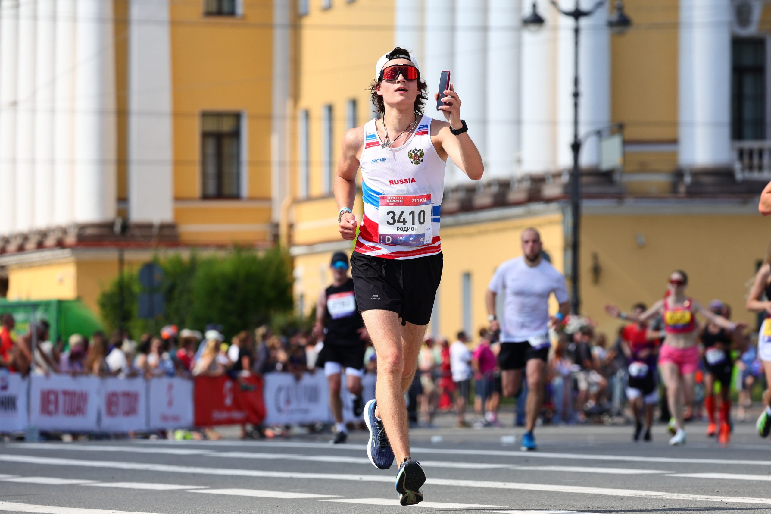 Полумарафон СПБ 2025. Спортивный фотограф в Санкт-Петербурге Илья Vacool