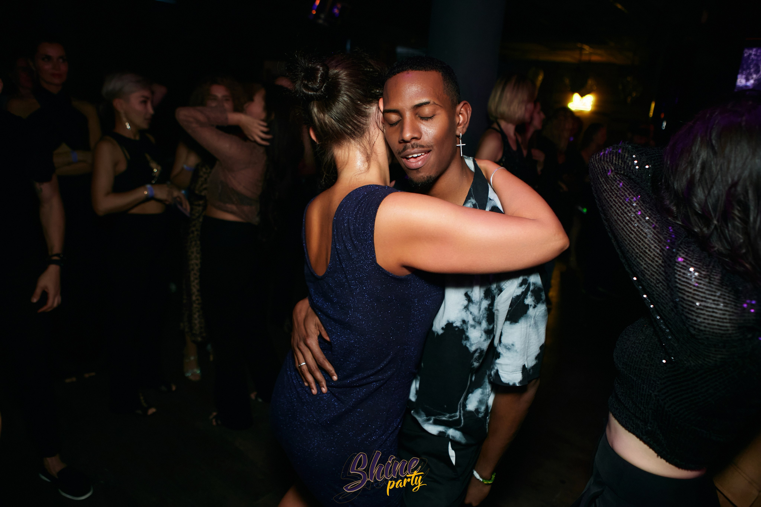 Shine party bachata. Свадебный фотограф