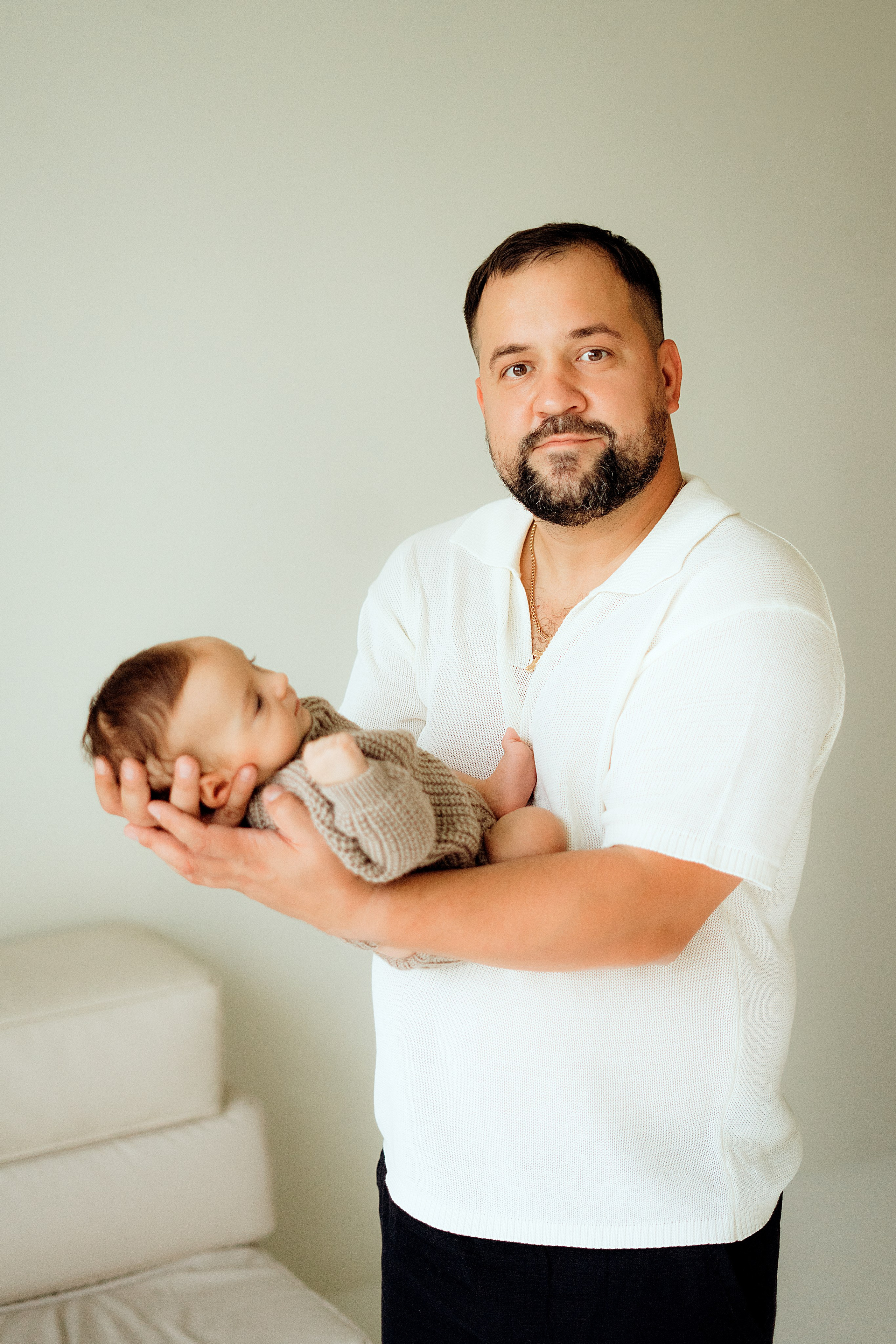 ньюборн фотосессия лайфстал фотограф новорожденные ребенок ребенок в реквизите семейные фото 