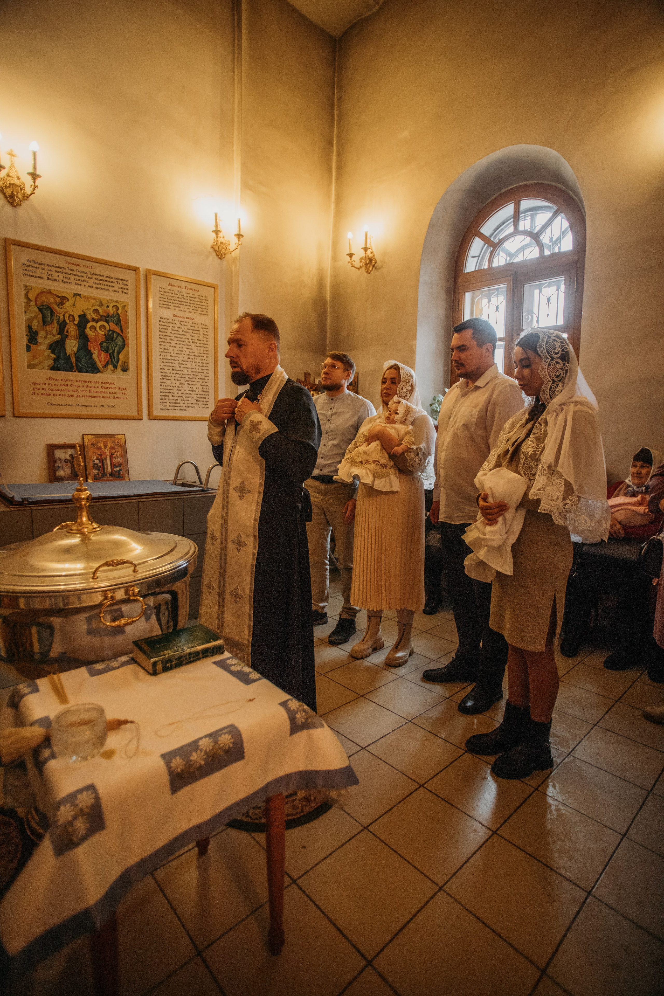 Крещение Аглаи. Венера Гайн. Репортажный фотограф  Тюмень. Обучение фотографии с 0