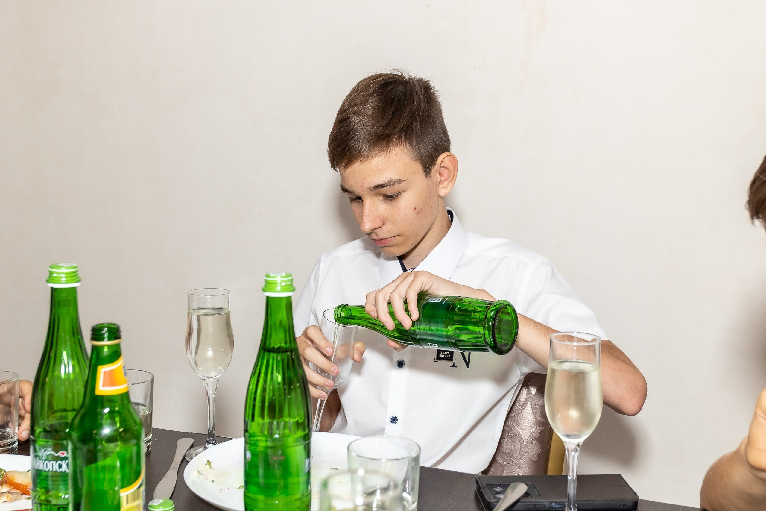 Вручение аттестата и выпускной вечер. Выпускные альбомы Майкоп, Краснодар Елена Золотарева