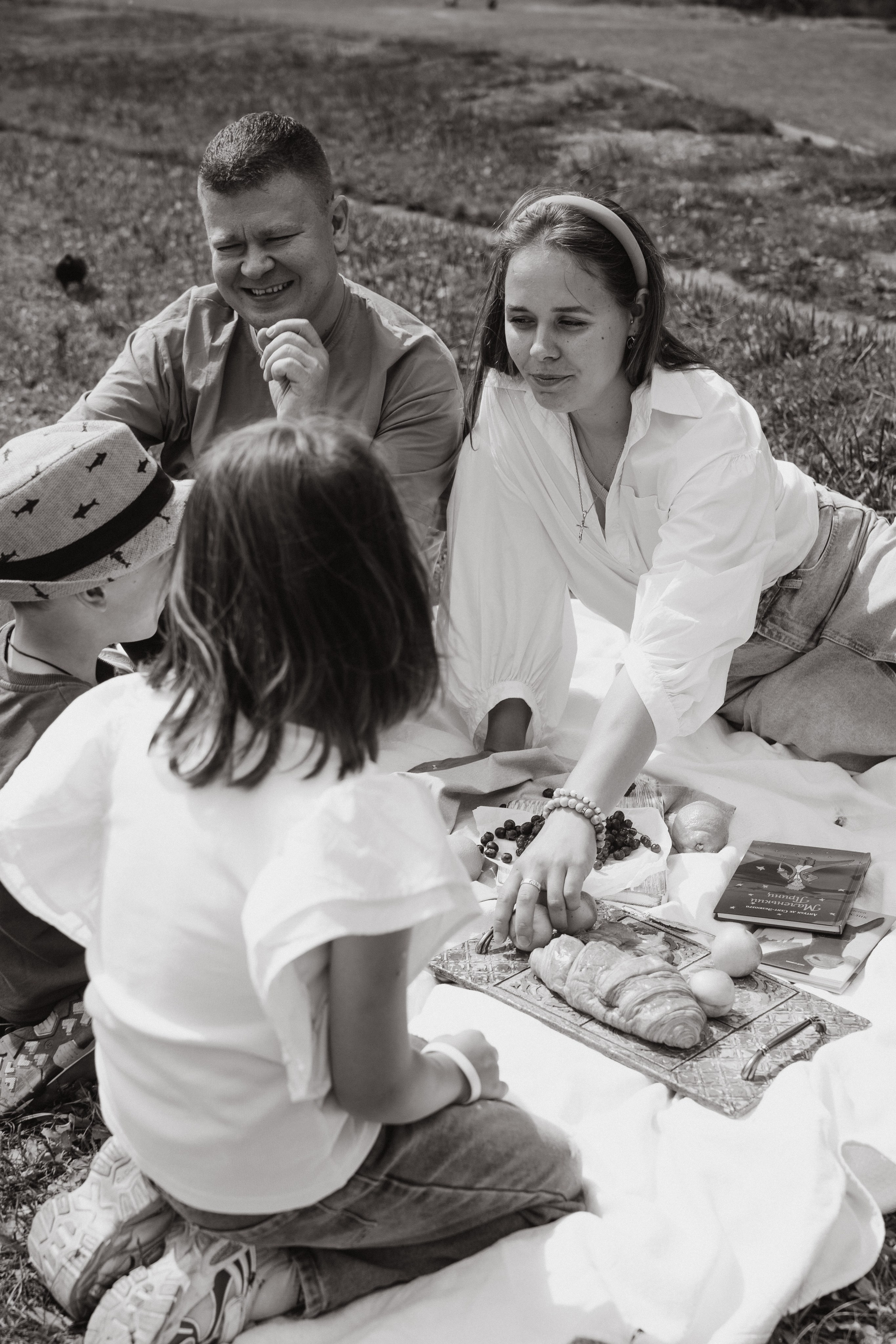 Семейная фотопрогулка. Семейный, ньюборн фотограф, фотограф на роды в Москве, Виктория Тюльдюкова