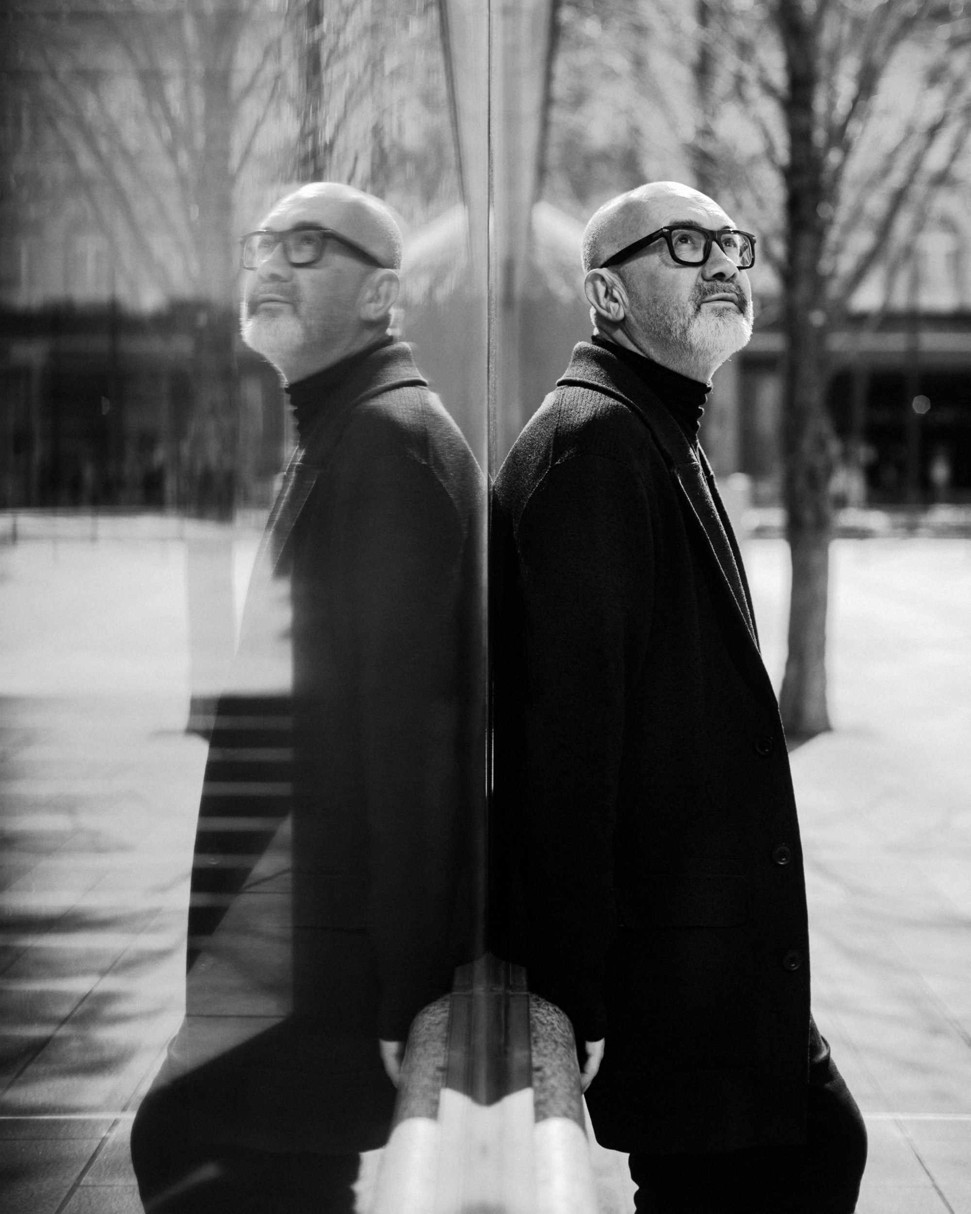 Ozi. Photographer in Tokyo Anatolii Ozarto